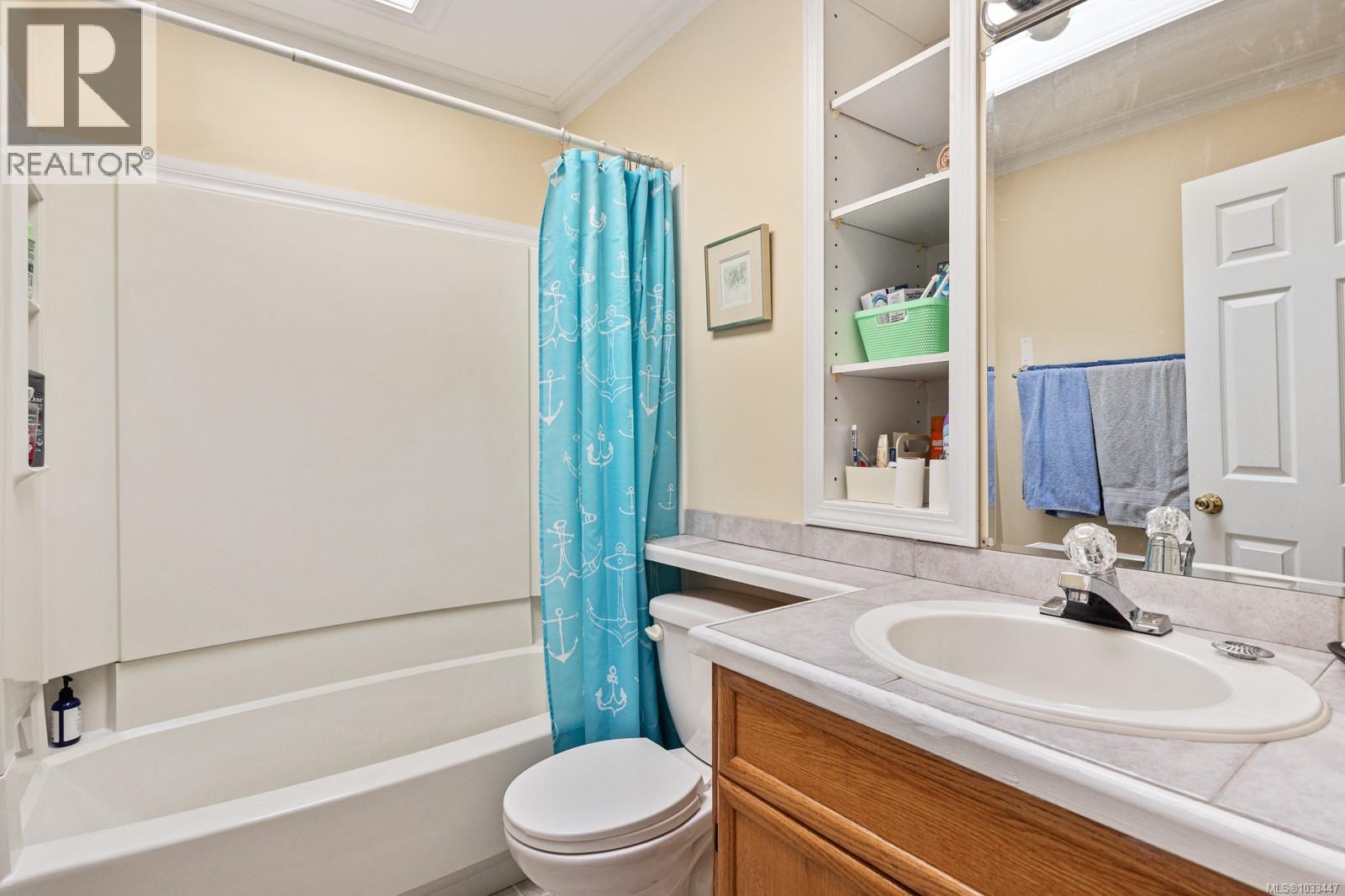 648 22nd St, Courtenay, British Columbia  V9N 6L1 - Photo 12 - 1033447