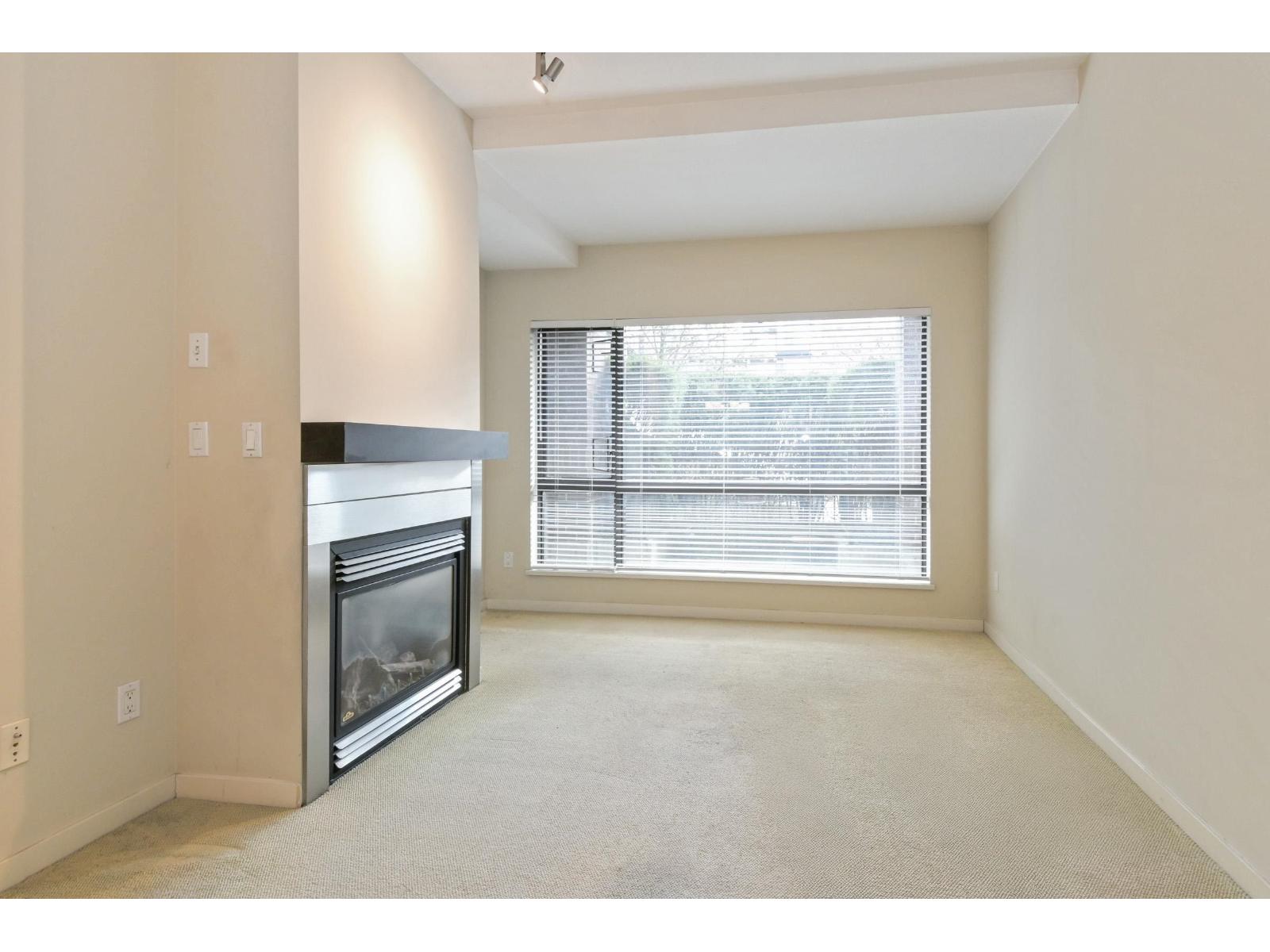 105 10866 City Parkway, Surrey, British Columbia  V3T 5W9 - Photo 2 - R3115682