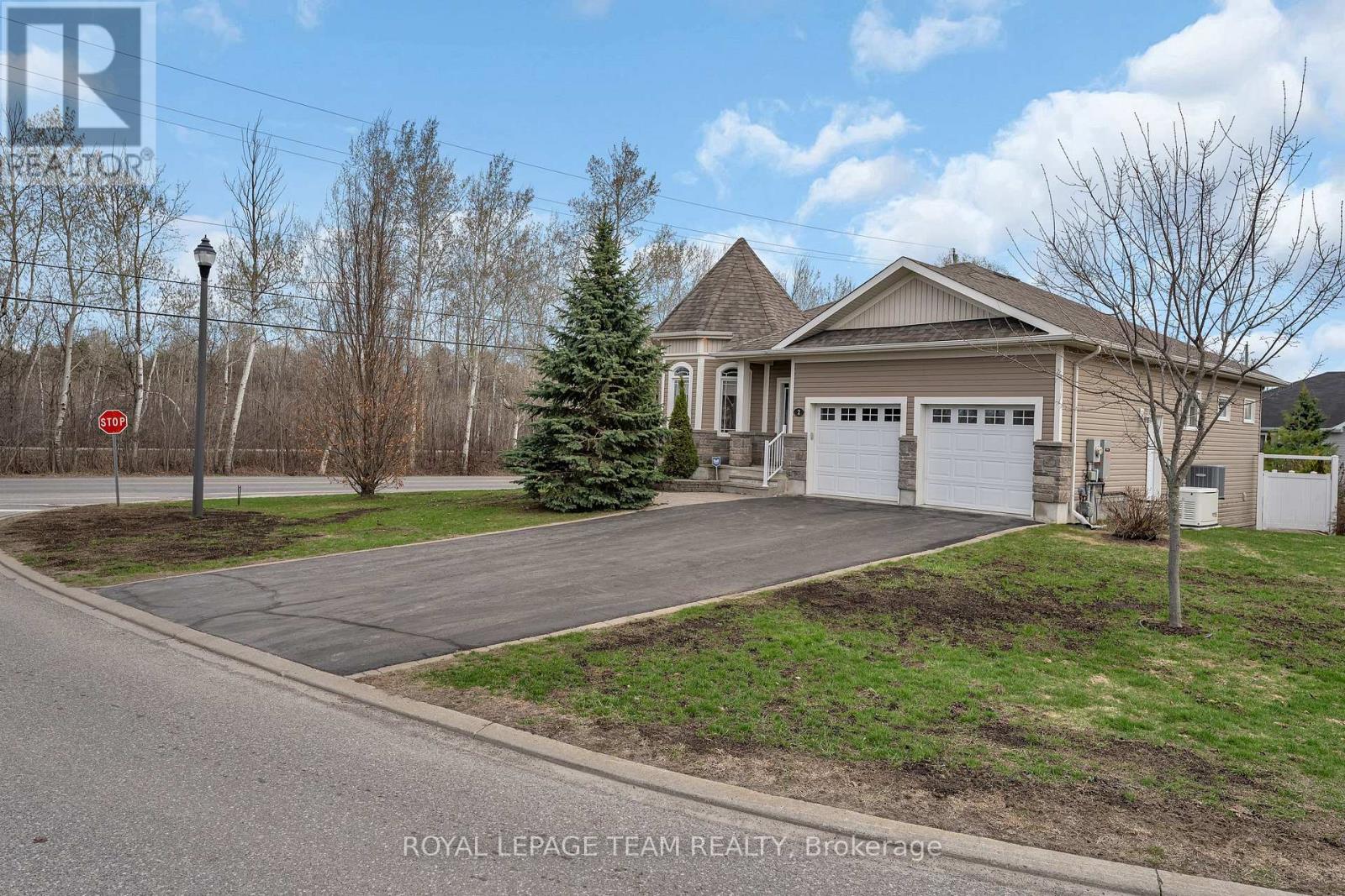 2 WESTERRA WAY, North Grenville, Ontario