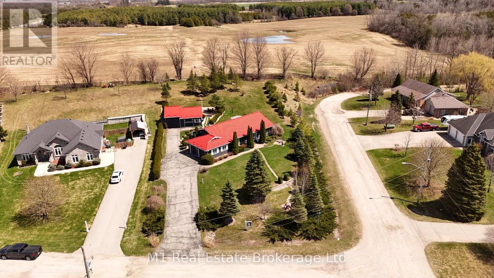 2 JOANNE CRESCENT, Minto, Ontario