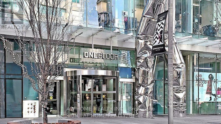 5907 - 1 Bloor Street E, Toronto, Ontario  M4W 0A8 - Photo 3 - C13043566