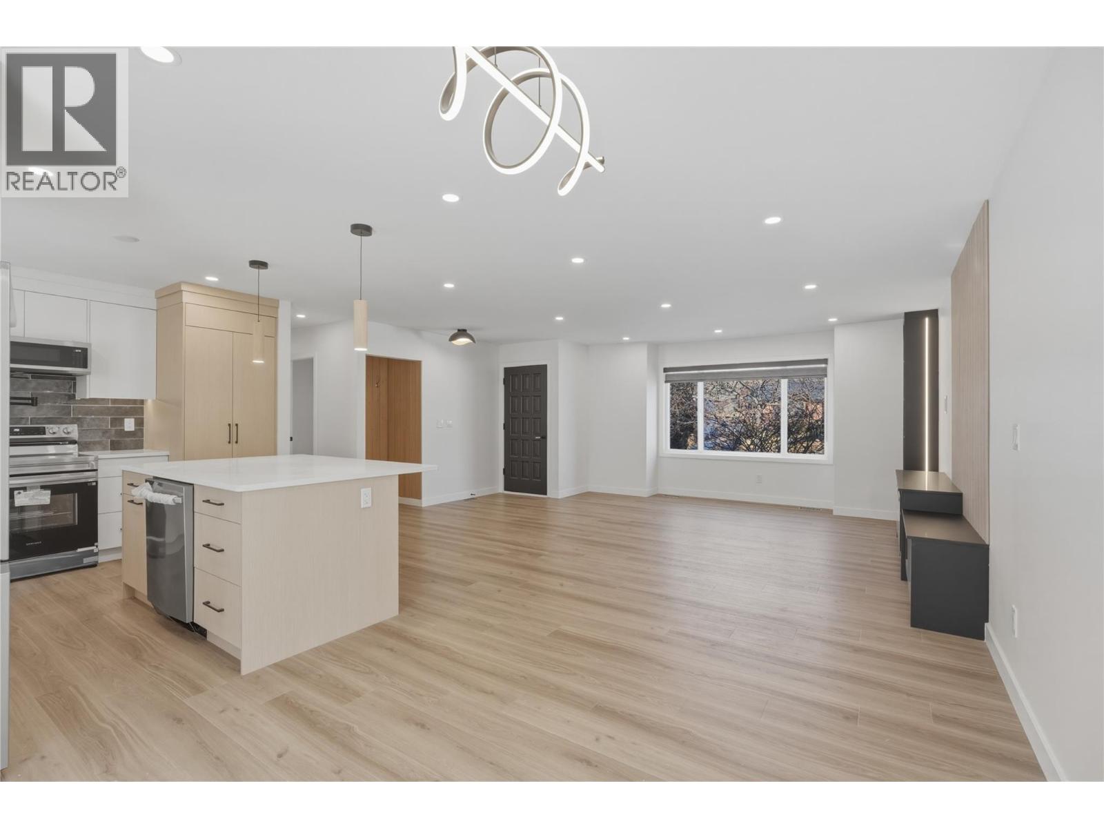 1259 Hook Drive, Kamloops, British Columbia  V2B 7S8 - Photo 1 - 10384845