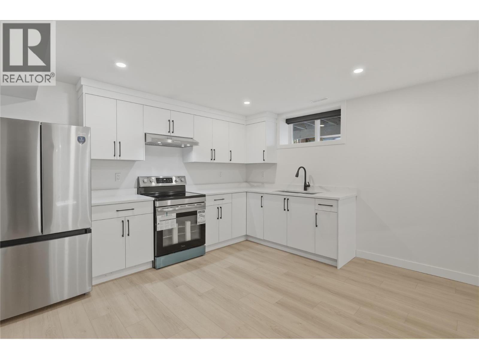 1259 Hook Drive, Kamloops, British Columbia  V2B 7S8 - Photo 10 - 10384845