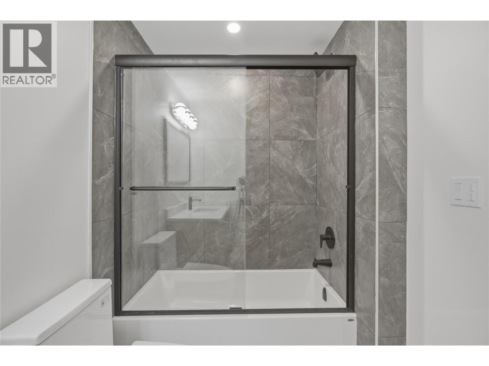 1259 Hook Drive, Kamloops, British Columbia  V2B 7S8 - Photo 16 - 10384845