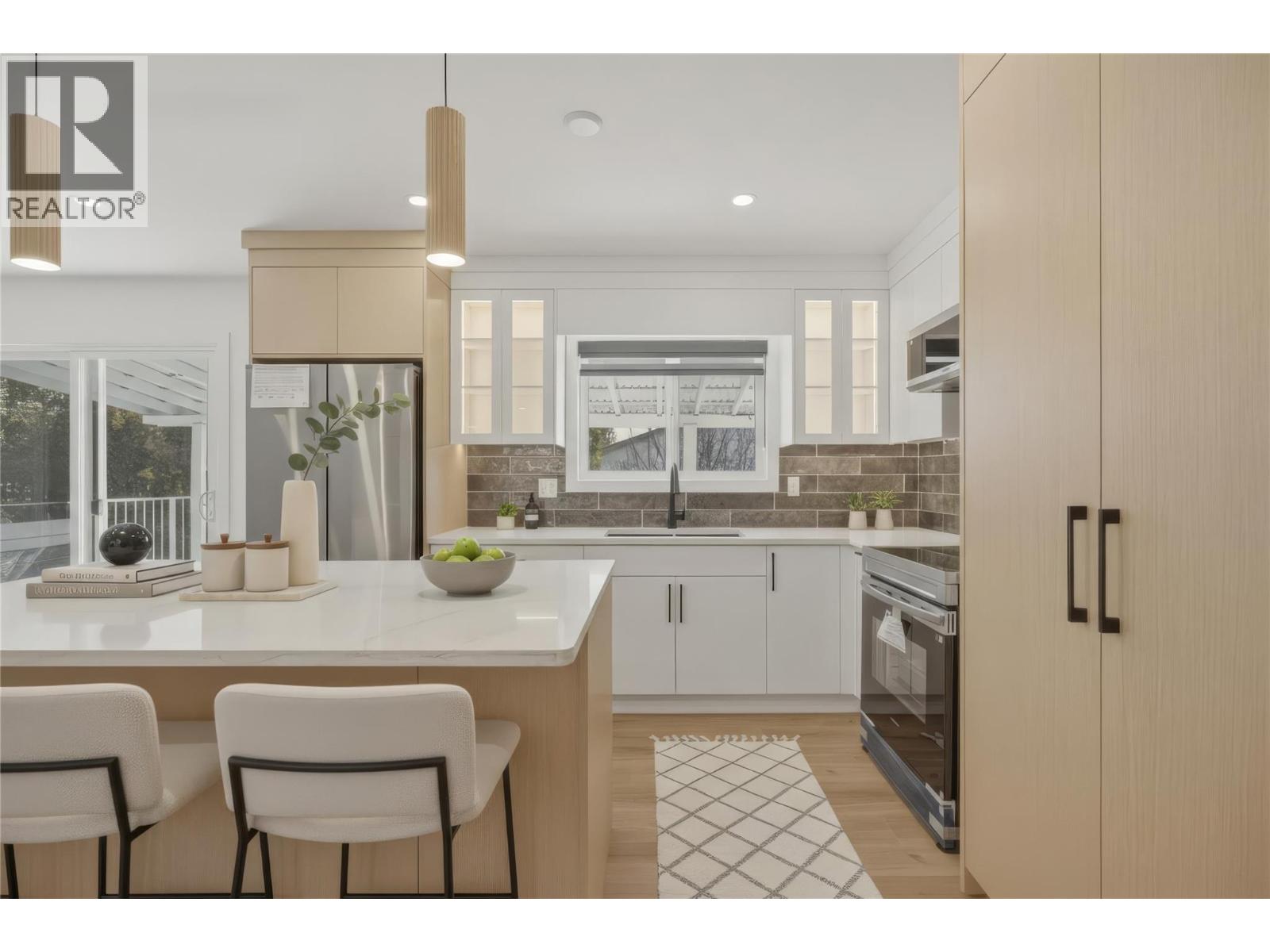 1259 Hook Drive, Kamloops, British Columbia  V2B 7S8 - Photo 2 - 10384845