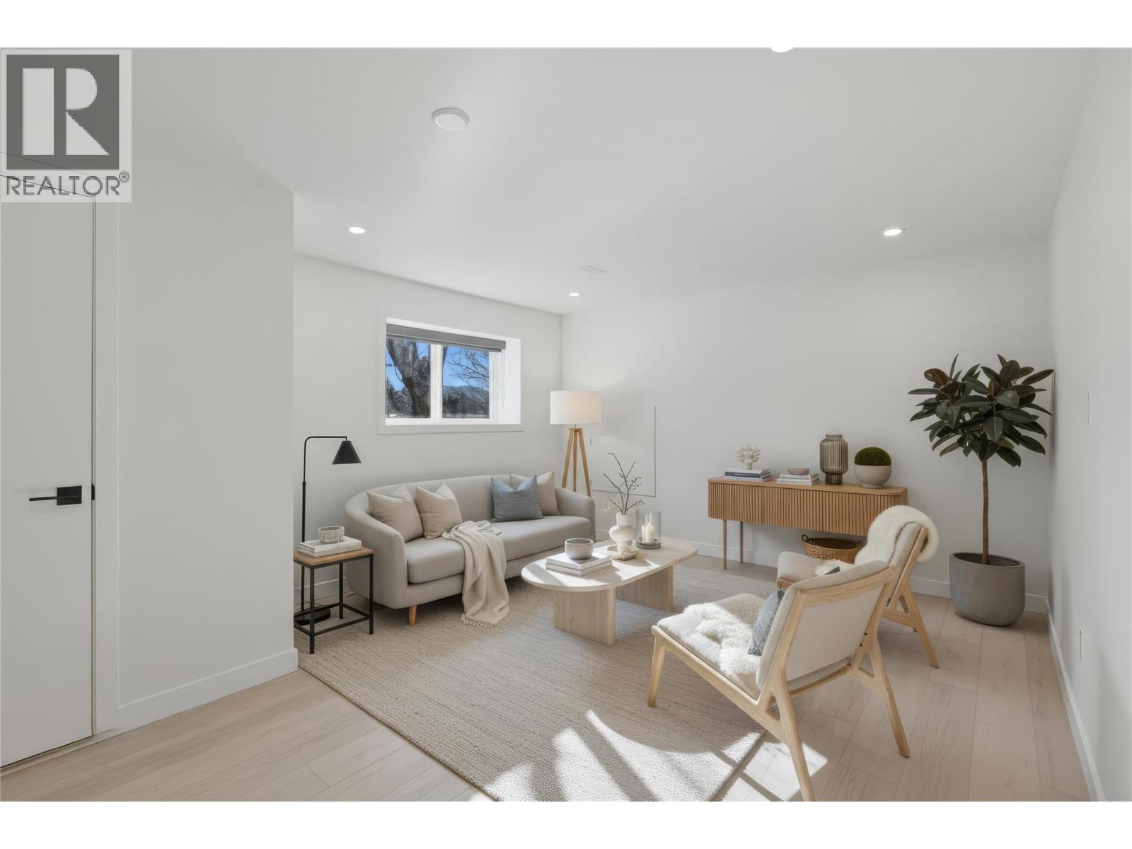 1259 Hook Drive, Kamloops, British Columbia  V2B 7S8 - Photo 5 - 10384845