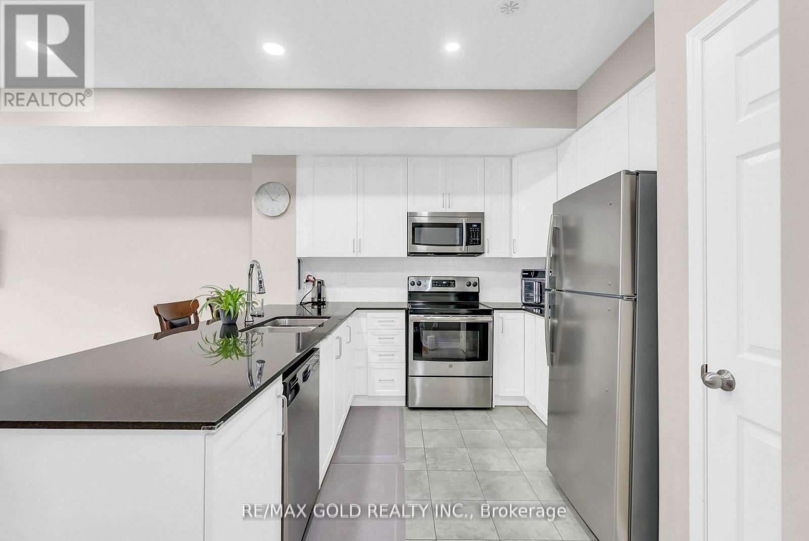 06 - 1030 Dunsley Way, Whitby, Ontario  L1N 0L5 - Photo 9 - E13043506