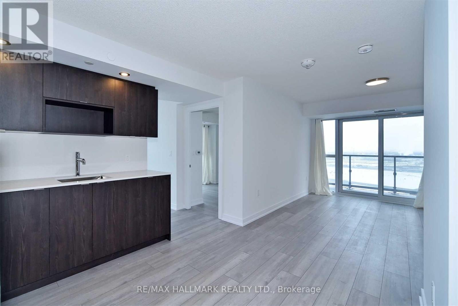 1308 - 225 Village Green Square, Toronto, Ontario  M1S 0L3 - Photo 11 - E13043516