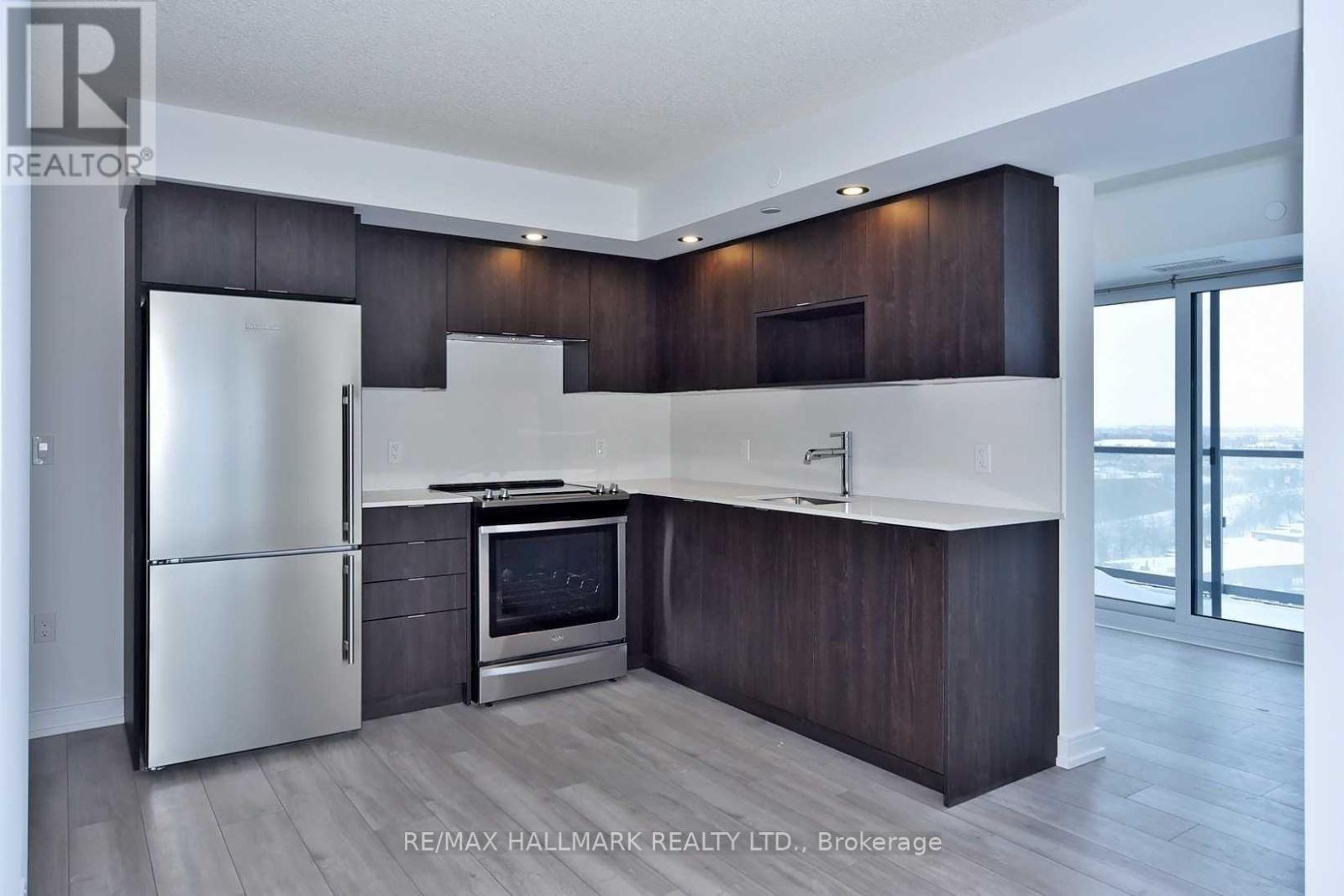 1308 - 225 Village Green Square, Toronto, Ontario  M1S 0L3 - Photo 2 - E13043516