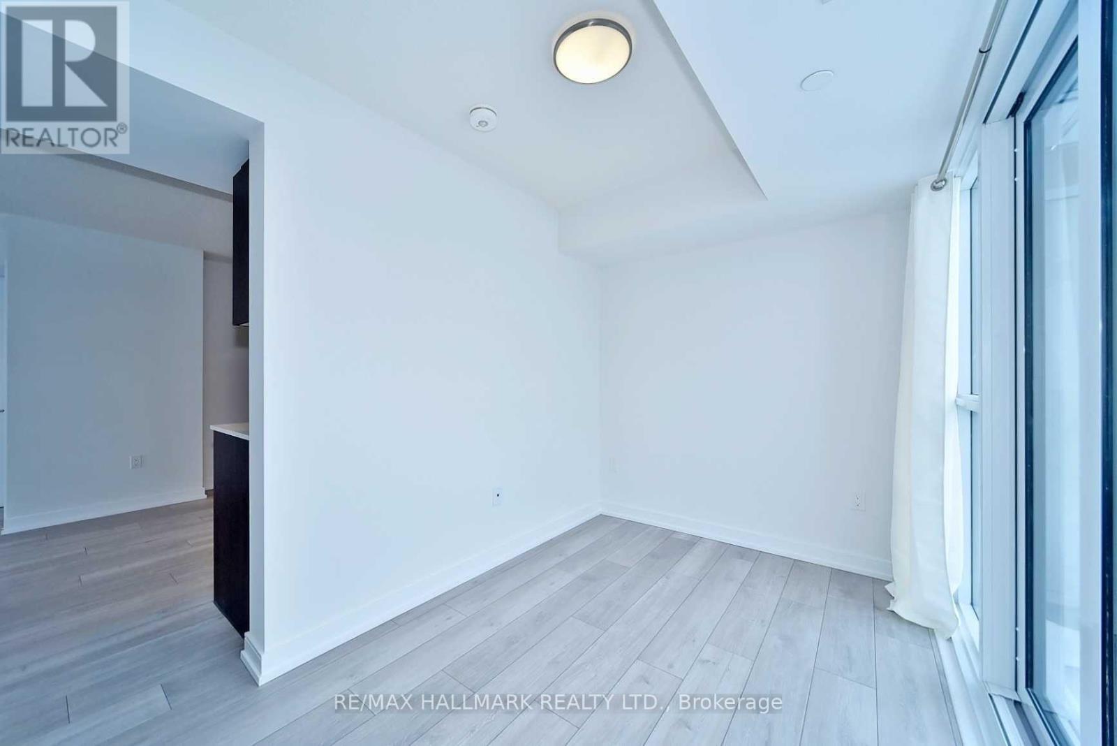 1308 - 225 Village Green Square, Toronto, Ontario  M1S 0L3 - Photo 4 - E13043516