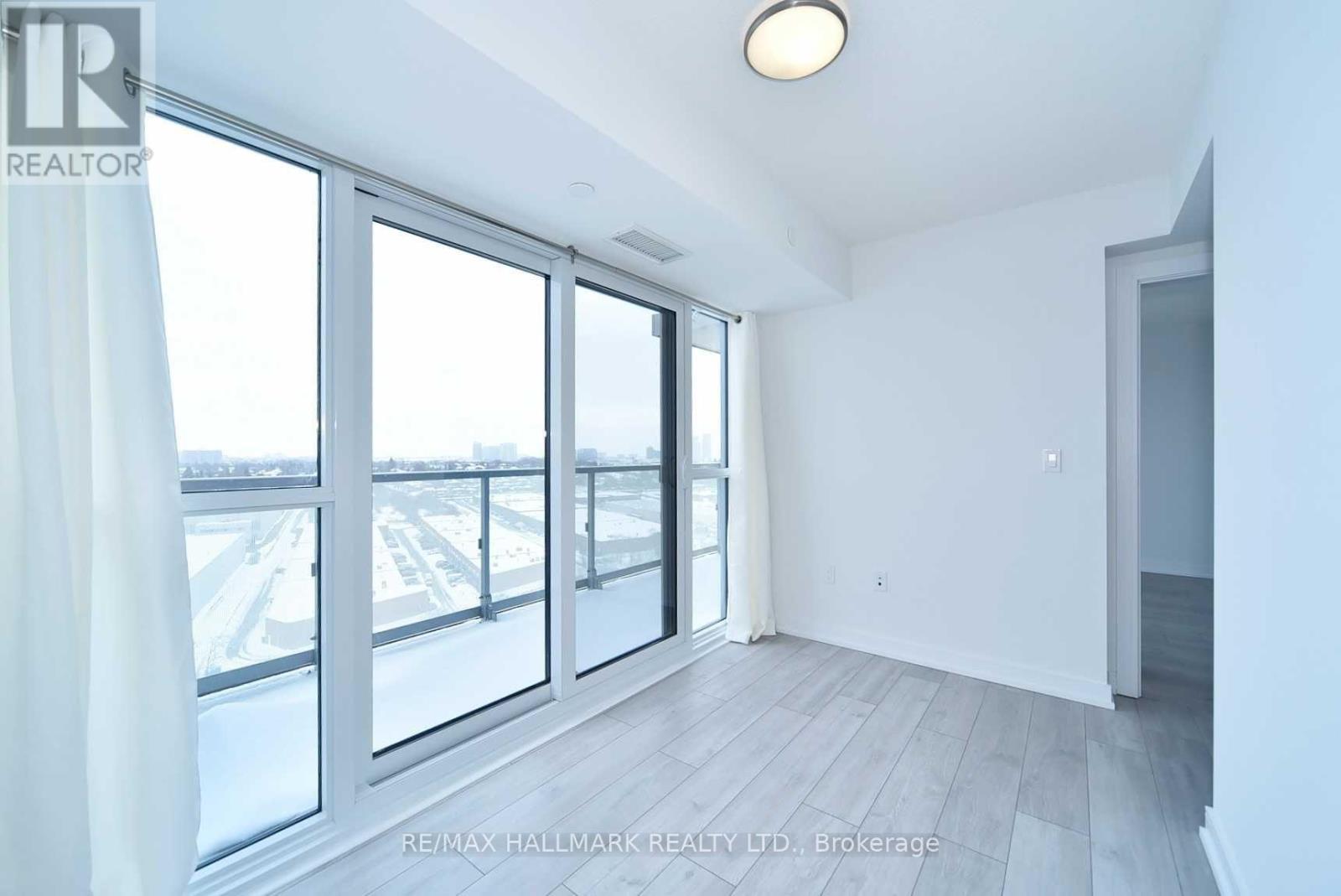 1308 - 225 Village Green Square, Toronto, Ontario  M1S 0L3 - Photo 5 - E13043516