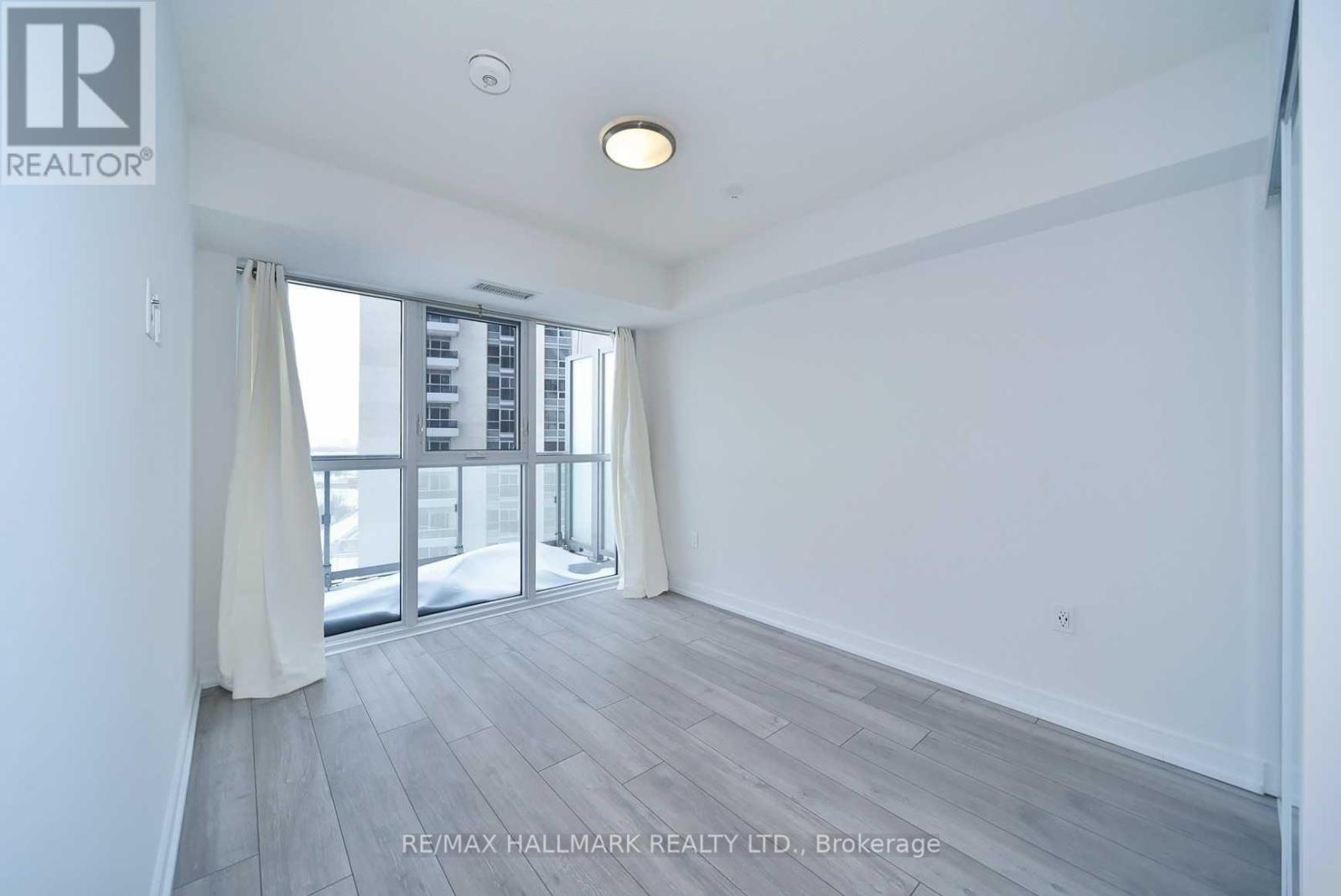 1308 - 225 Village Green Square, Toronto, Ontario  M1S 0L3 - Photo 8 - E13043516