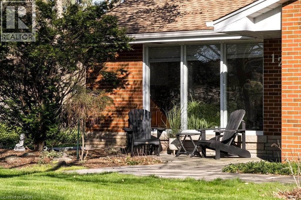 129 Oneida Boulevard, Hamilton, Ontario  L9G 3C7 - Photo 2 - 40823858