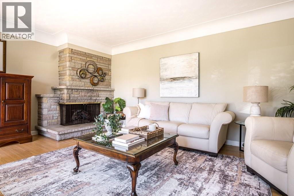 129 Oneida Boulevard, Hamilton, Ontario  L9G 3C7 - Photo 3 - 40823858