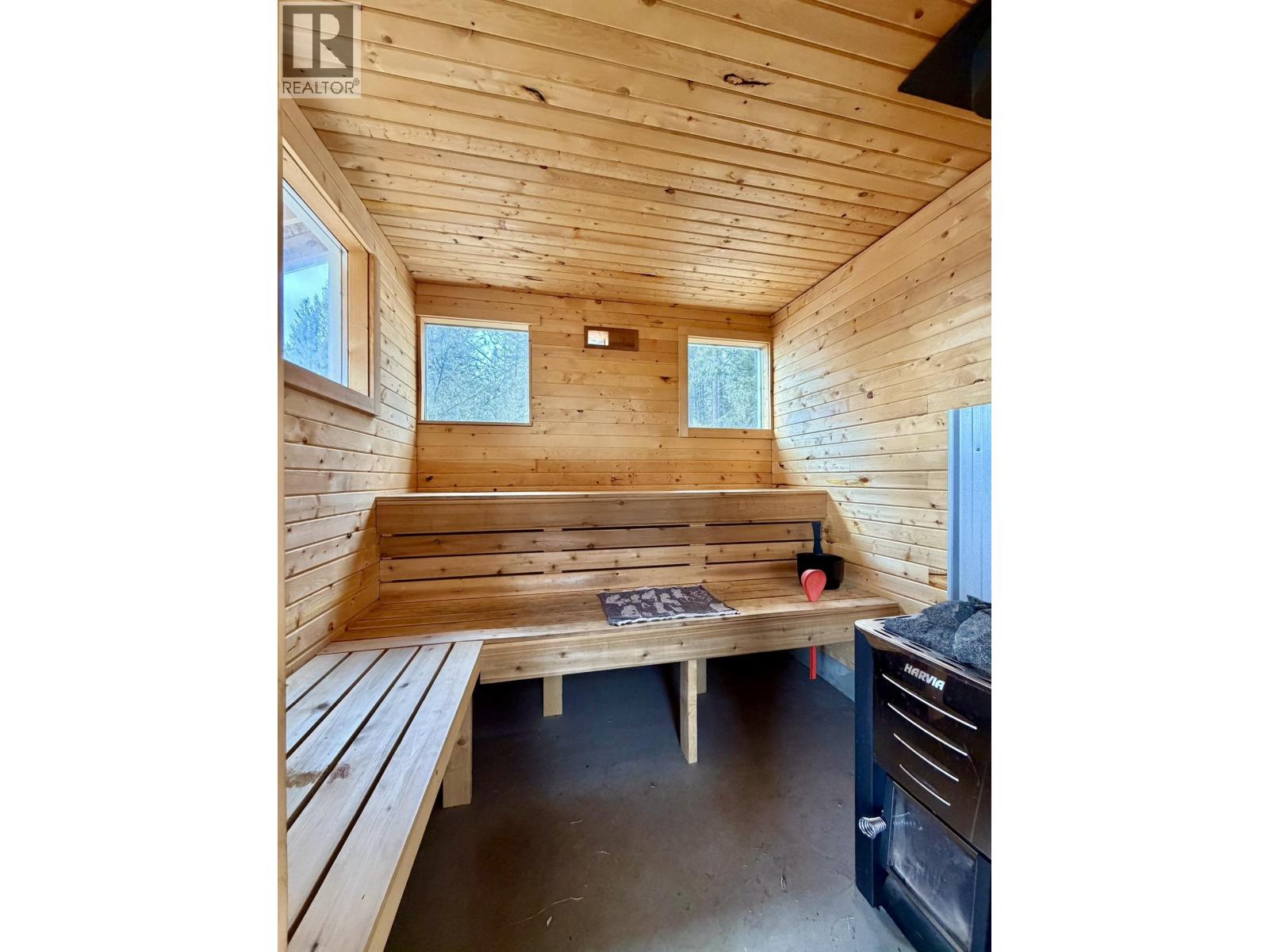 6001 Valleyview Drive, Horse Lake, British Columbia  V0K 2E3 - Photo 34 - R3097078