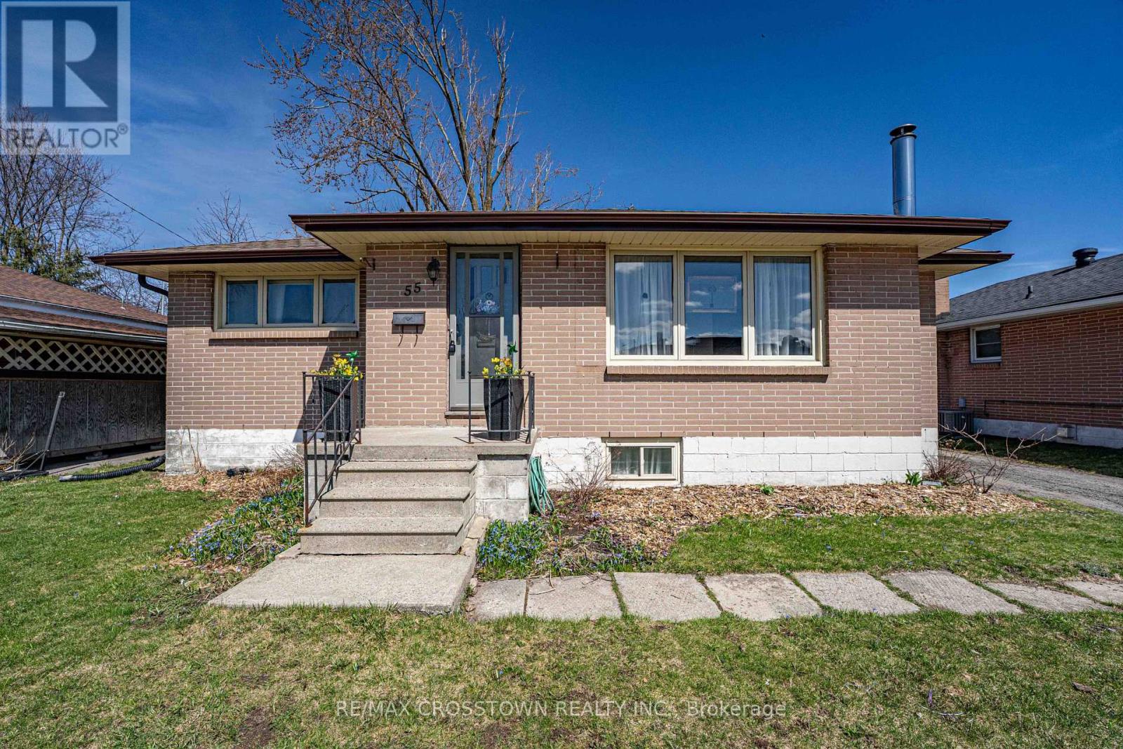 55 Davidson Street, Barrie, Ontario  L4M 3S1 - Photo 2 - S13043490