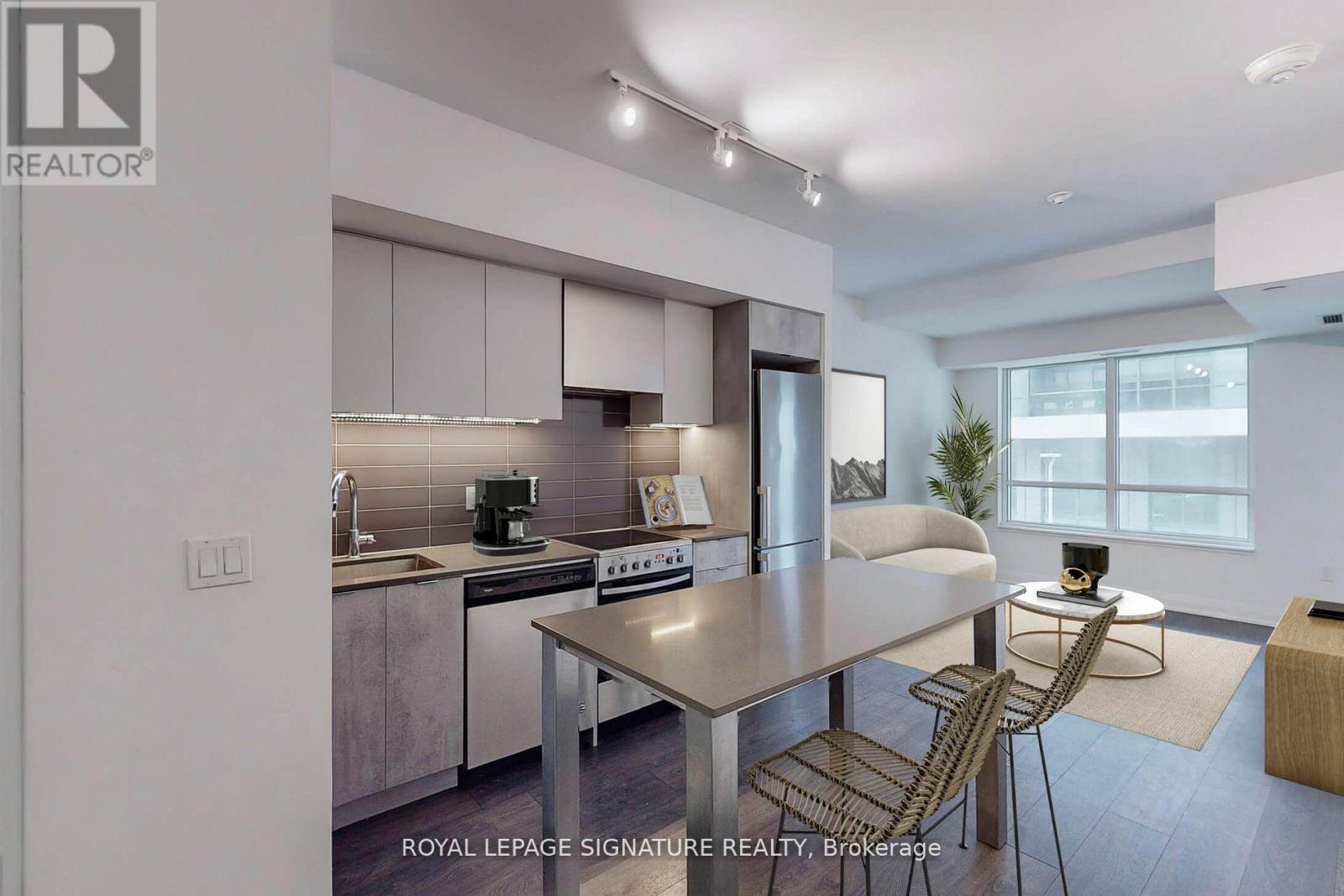 211 - 26 GIBBS ROAD, Toronto, Ontario