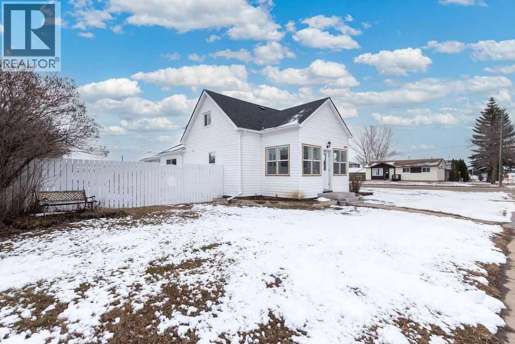 4504 49 Street, Lloydminster, Saskatchewan  S9V 0L5 - Photo 2 - A2305128