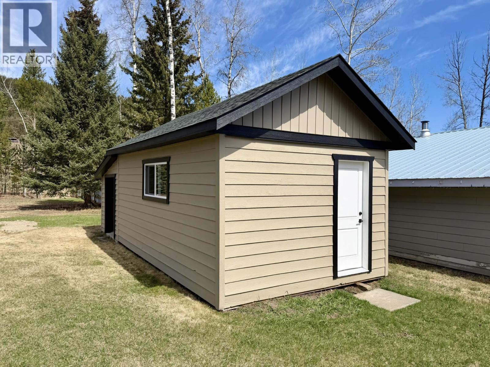 5901 Horse Lake Road, Horse Lake, British Columbia  V0K 2E3 - Photo 4 - R3096063