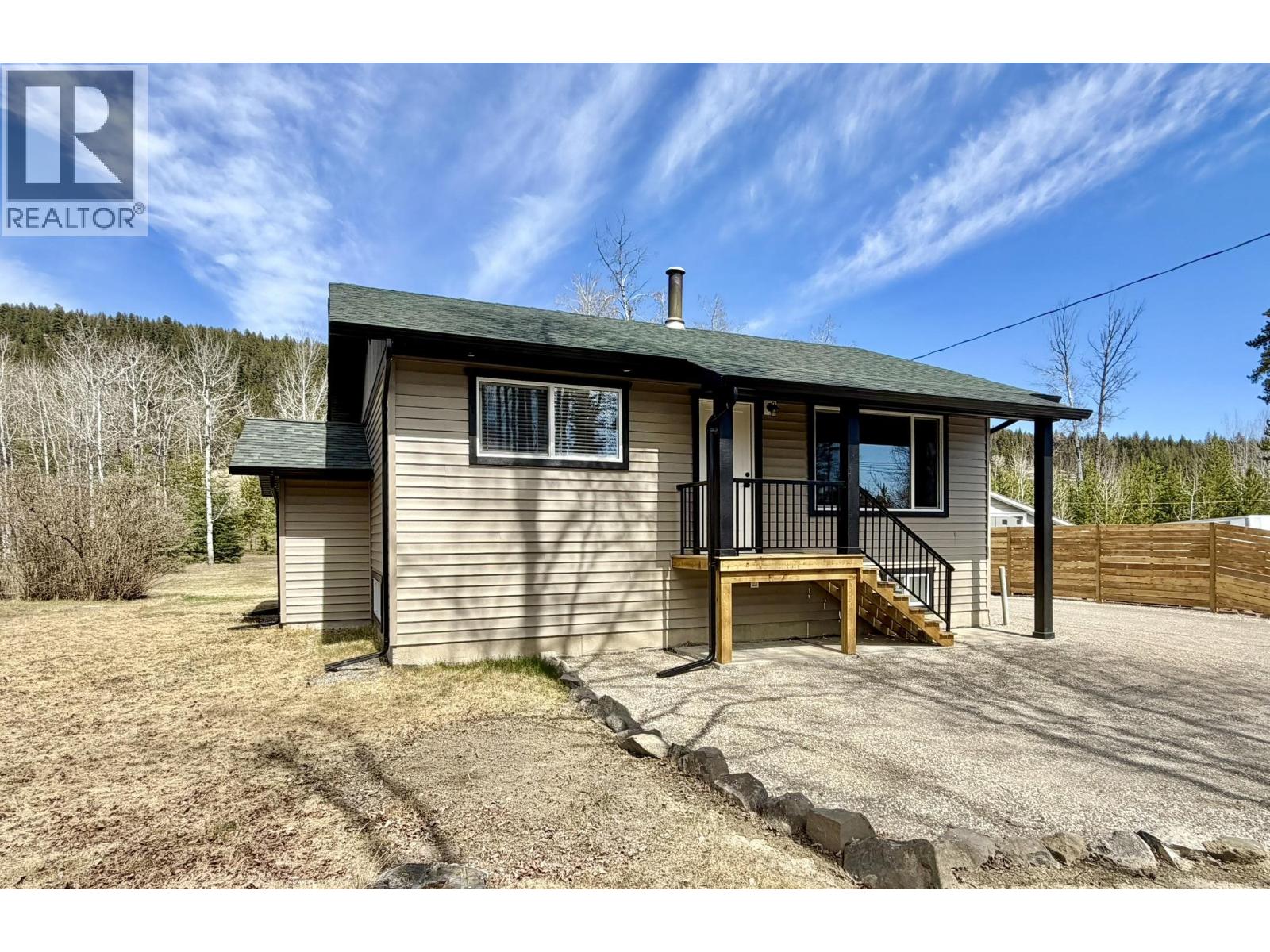 5901 Horse Lake Road, Horse Lake, British Columbia  V0K 2E3 - Photo 2 - R3096063