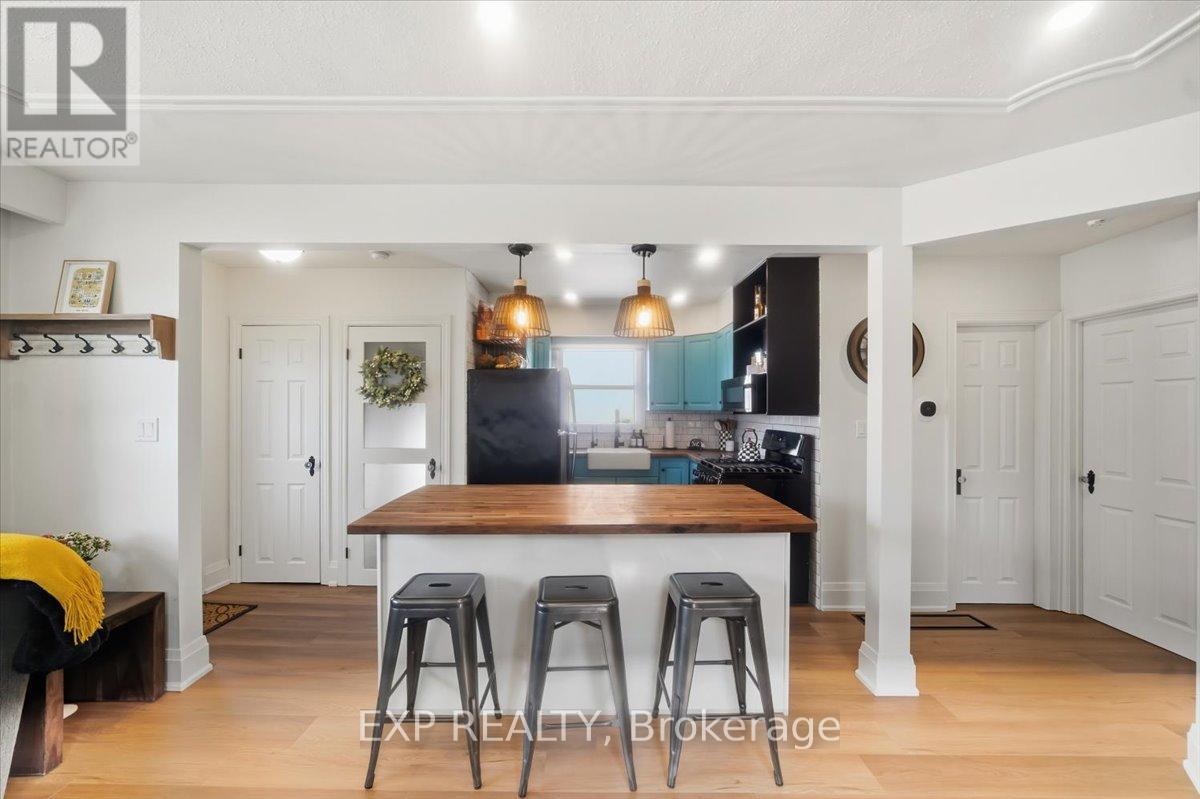 1223 Glencairn Avenue, Toronto, Ontario  M6B 2B6 - Photo 12 - W13040664