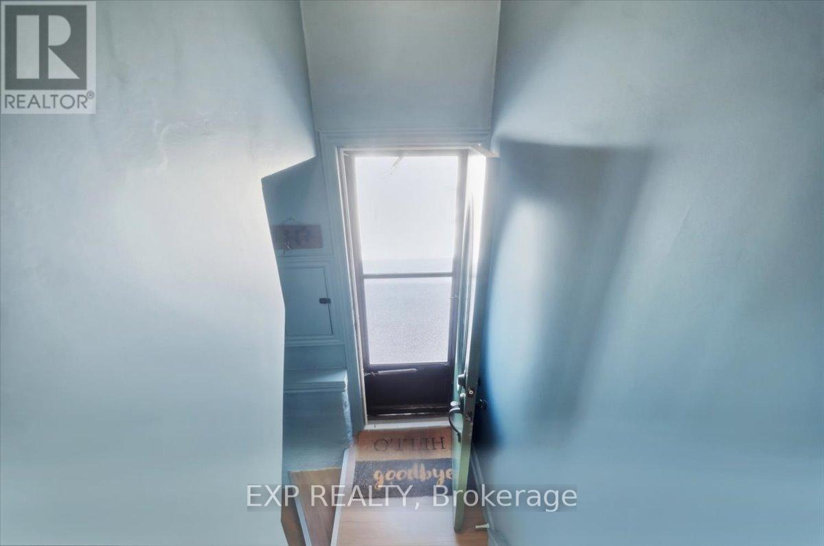 1223 Glencairn Avenue, Toronto, Ontario  M6B 2B6 - Photo 18 - W13040664