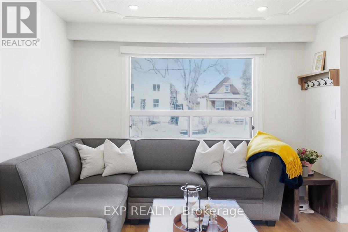 1223 Glencairn Avenue, Toronto, Ontario  M6B 2B6 - Photo 7 - W13040664