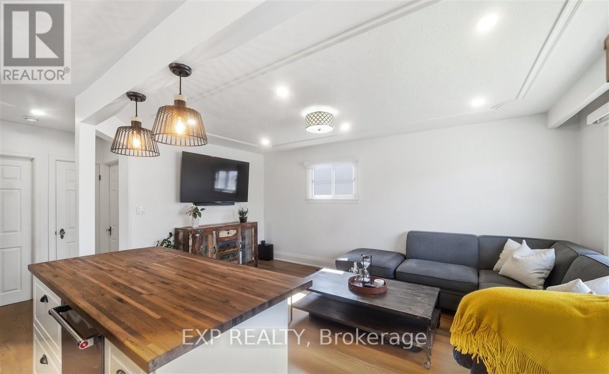 1223 Glencairn Avenue, Toronto, Ontario  M6B 2B6 - Photo 8 - W13040664