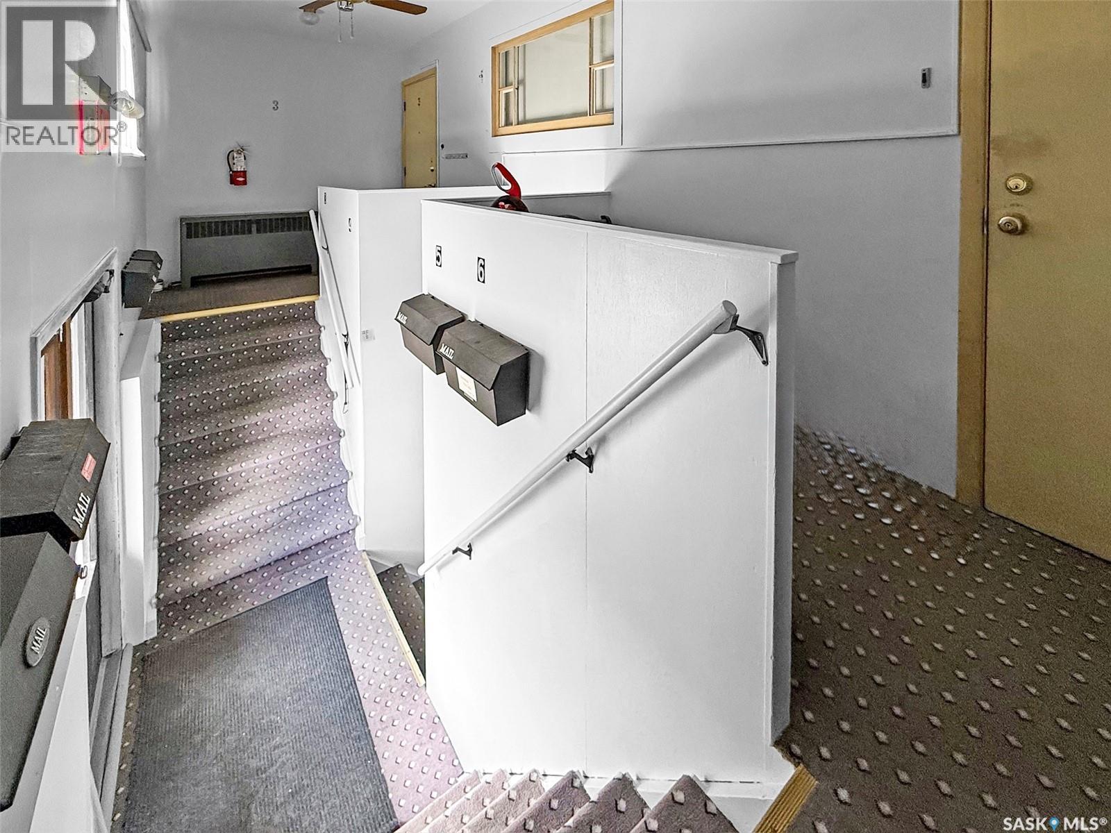 235 Sidney Street E, Swift Current, Saskatchewan  S9H 1T4 - Photo 5 - SK033625