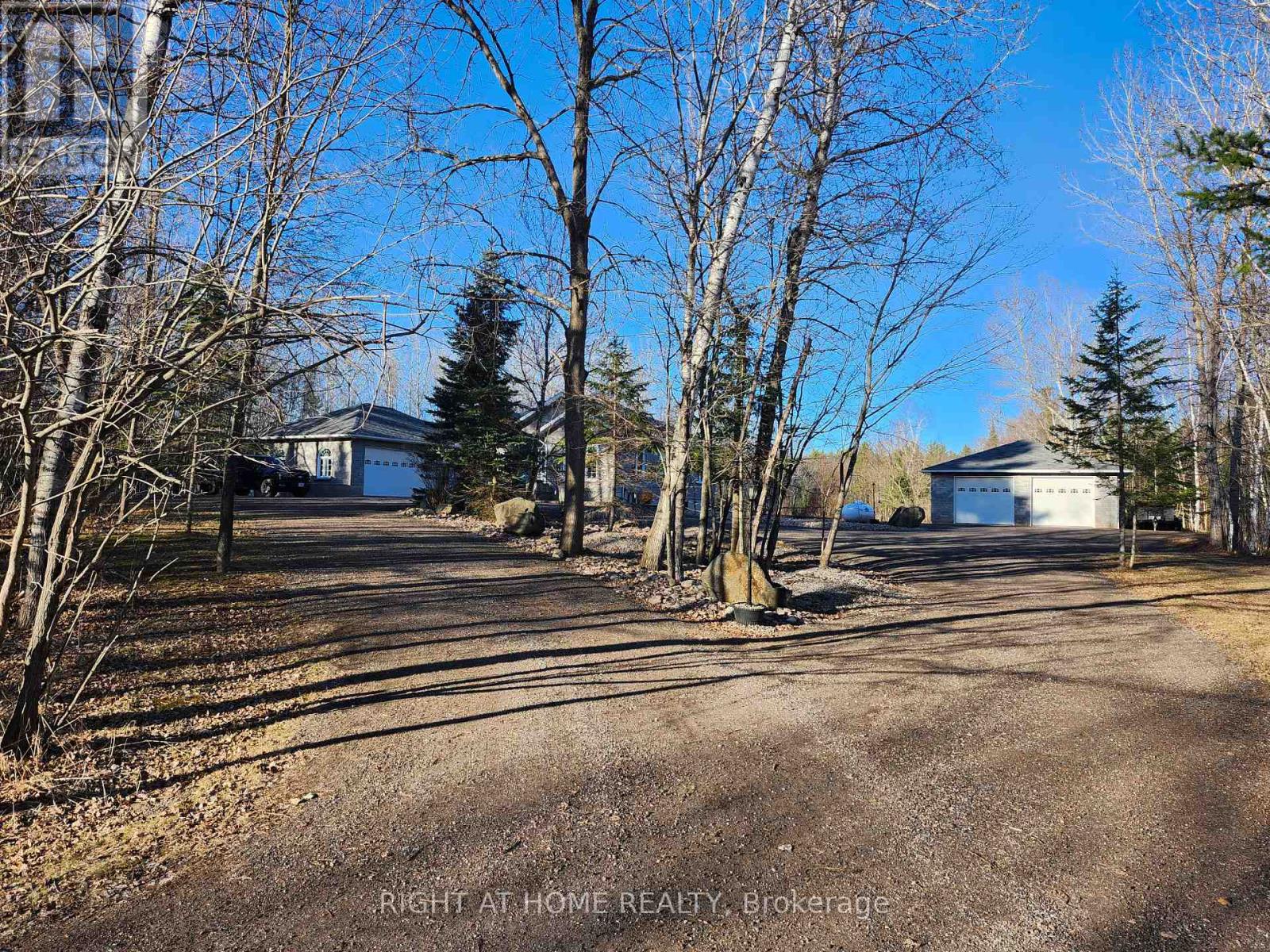 80 Rahns Road, Laurentian Valley, Ontario  K8A 0H8 - Photo 2 - X12918894