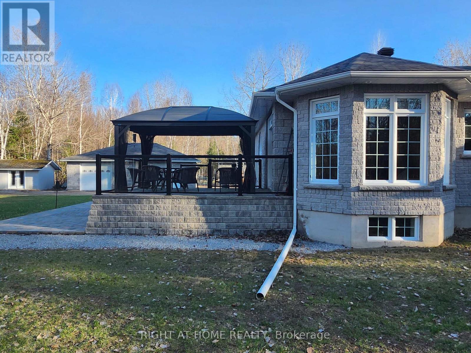 80 Rahns Road, Laurentian Valley, Ontario  K8A 0H8 - Photo 8 - X12918894