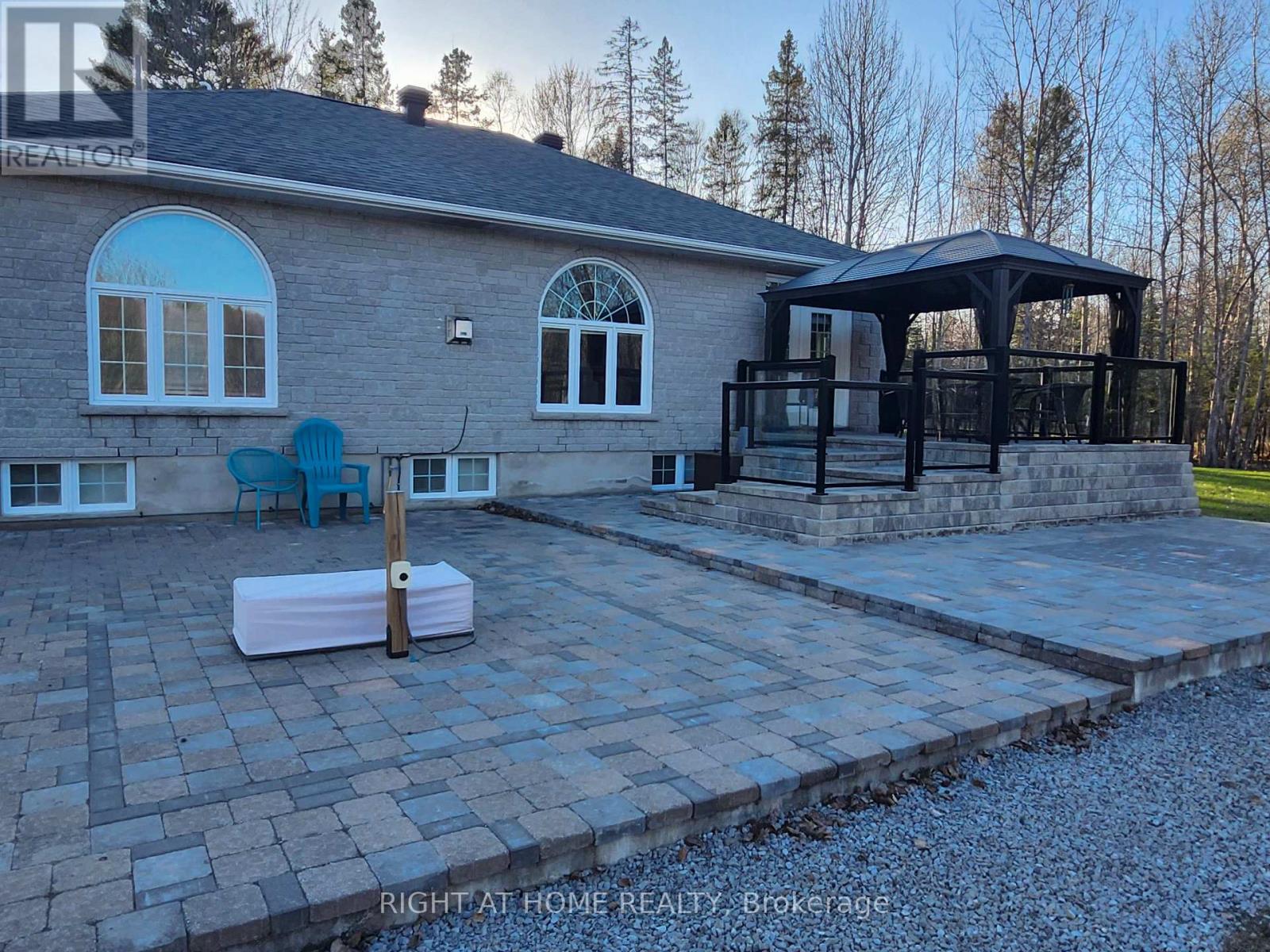 80 Rahns Road, Laurentian Valley, Ontario  K8A 0H8 - Photo 6 - X12918894