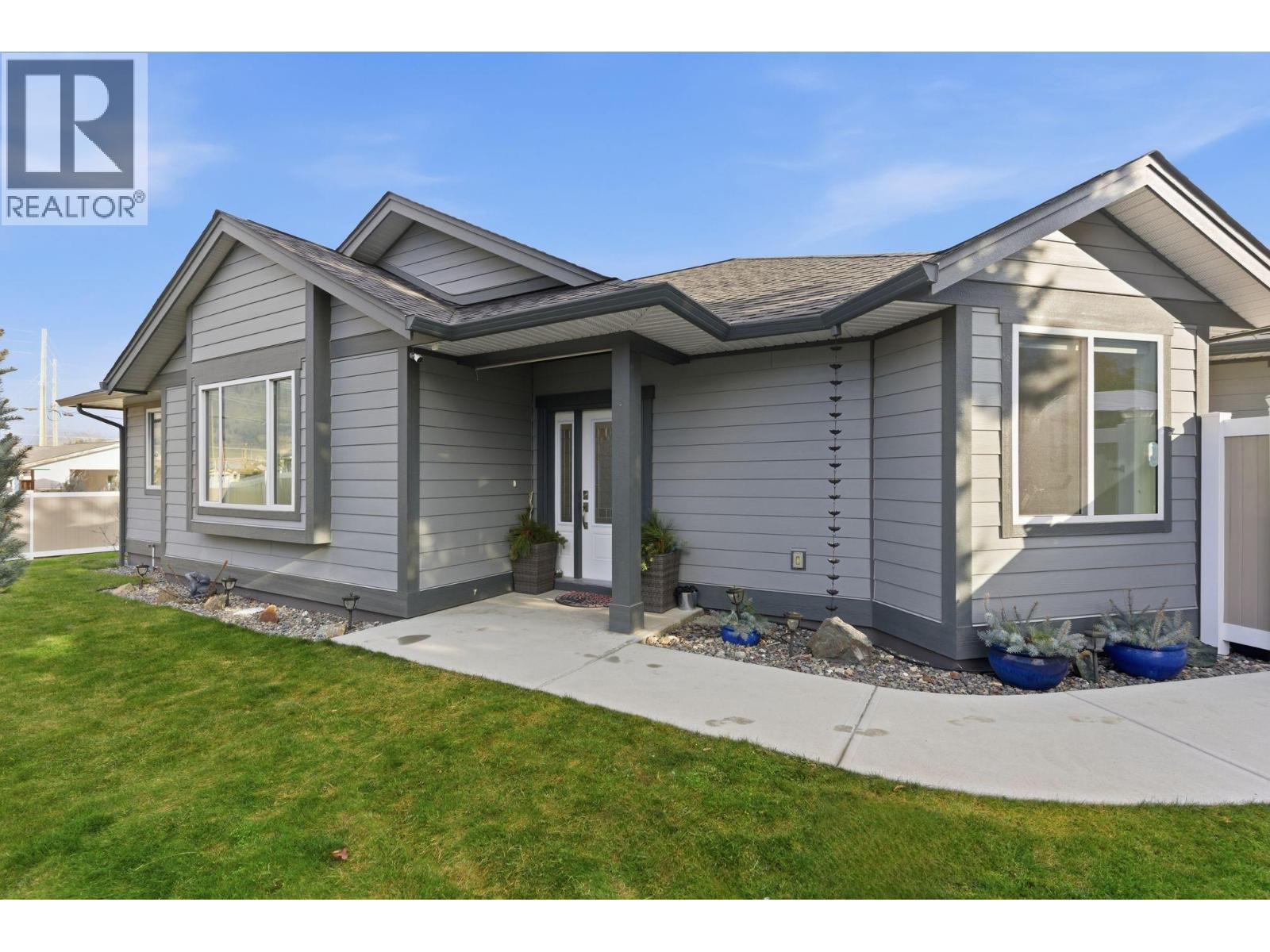 402 11 Avenue, Keremeos, British Columbia