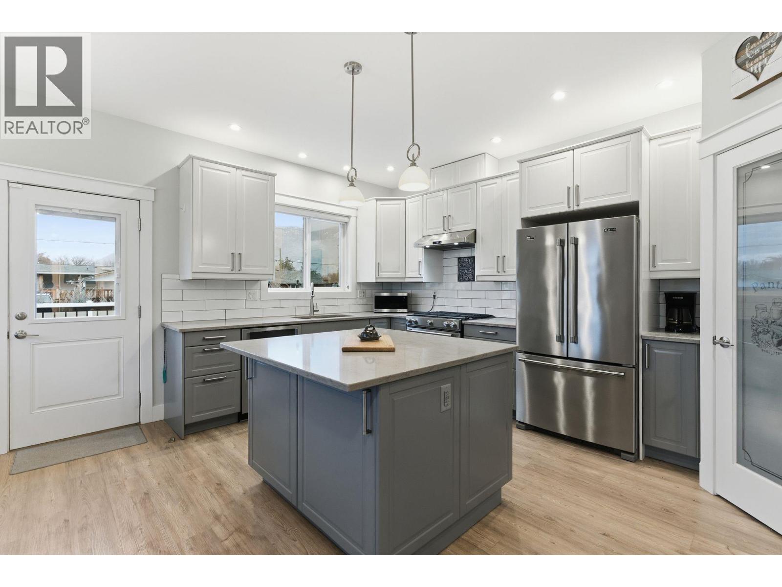 402 11 Avenue, Keremeos, British Columbia  V0X 1N3 - Photo 12 - 10384859