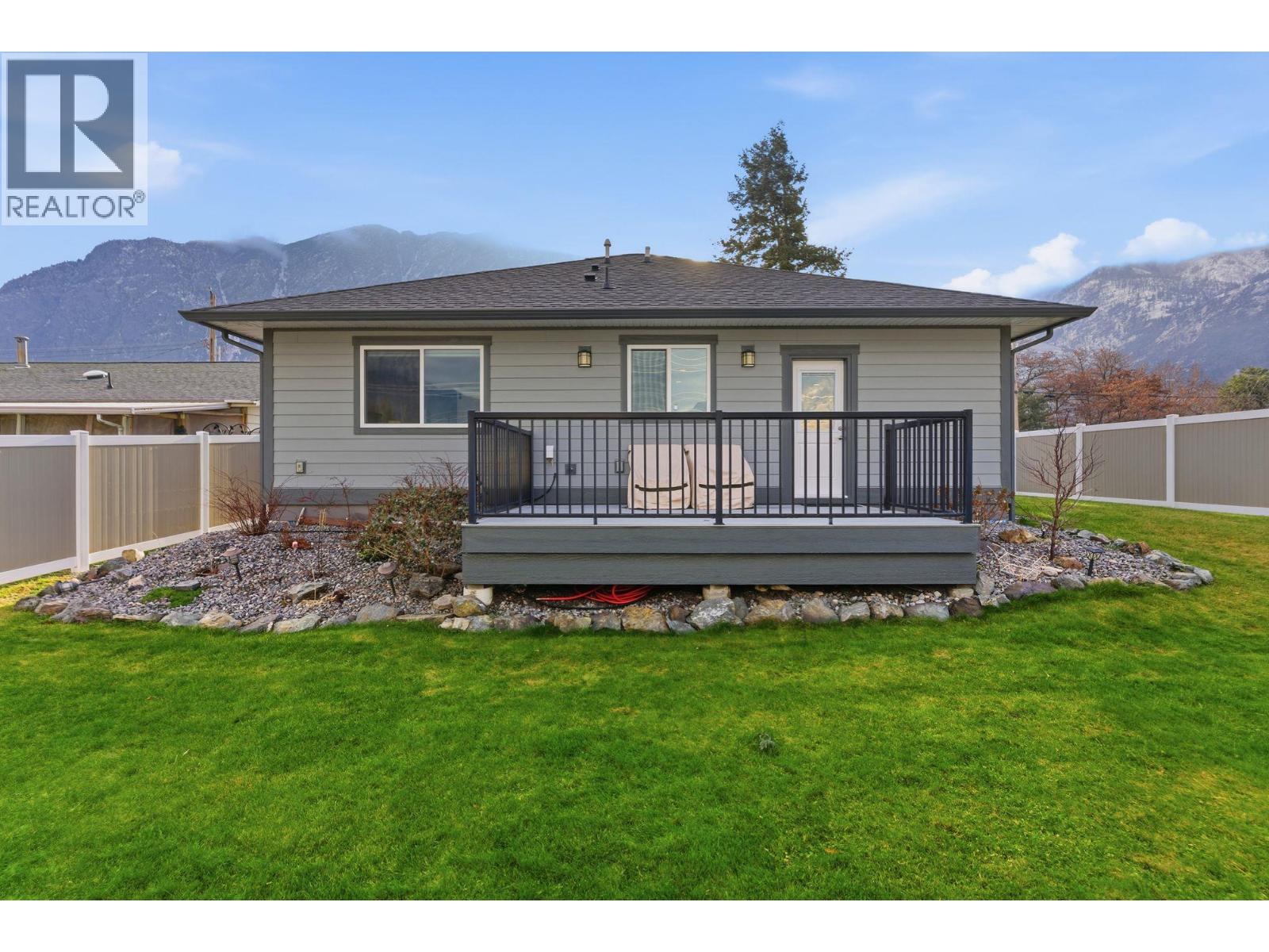 402 11 Avenue, Keremeos, British Columbia  V0X 1N3 - Photo 27 - 10384859