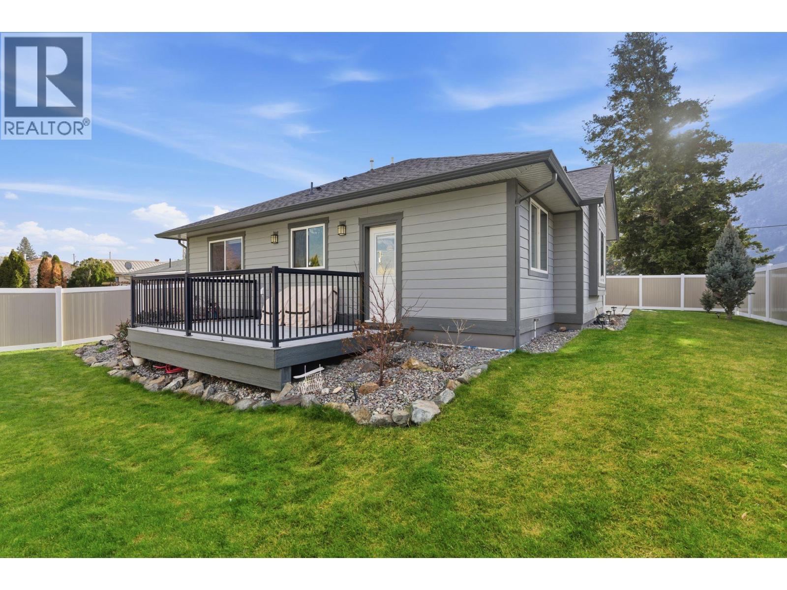 402 11 Avenue, Keremeos, British Columbia  V0X 1N3 - Photo 29 - 10384859