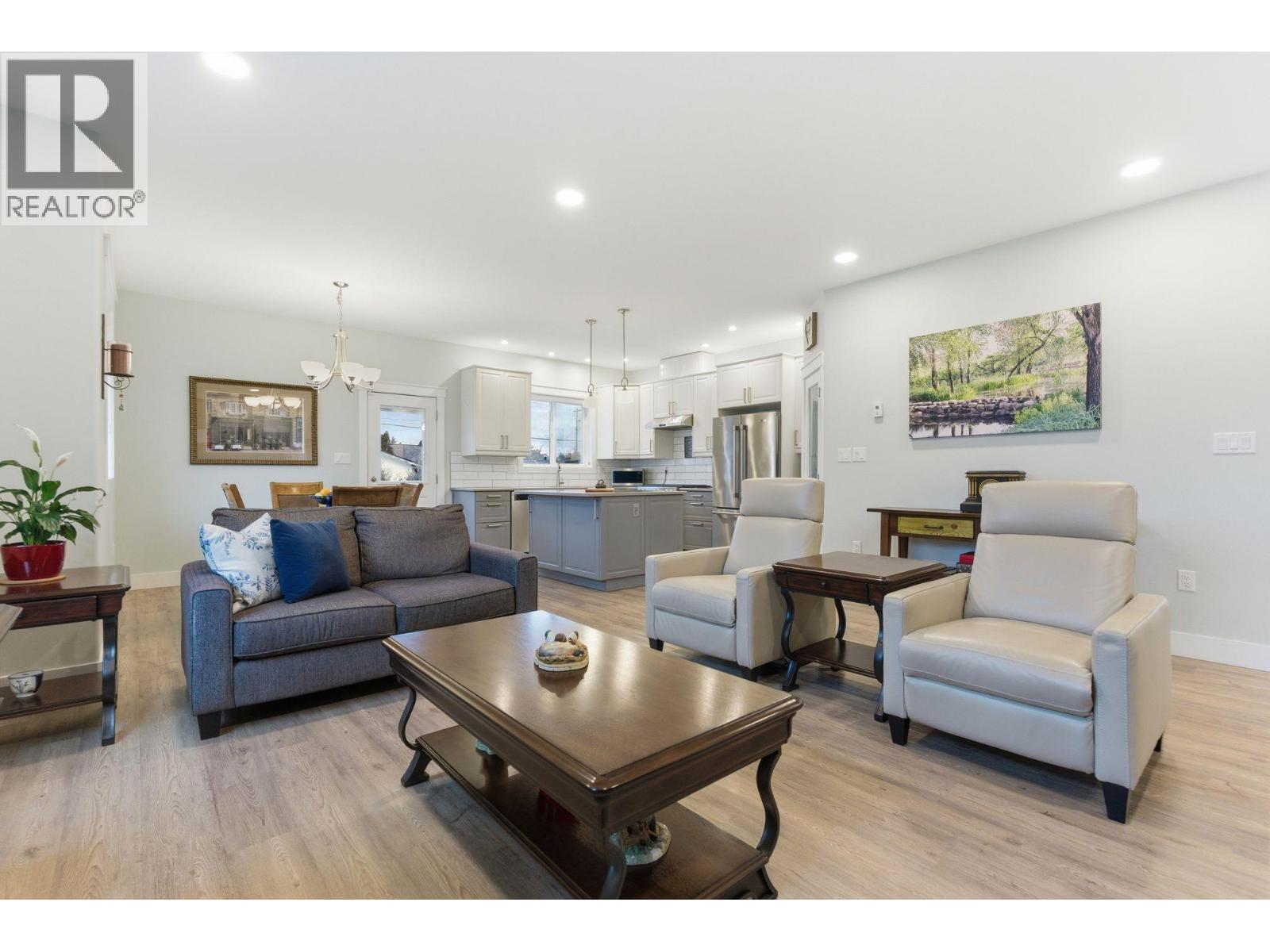 402 11 Avenue, Keremeos, British Columbia  V0X 1N3 - Photo 6 - 10384859