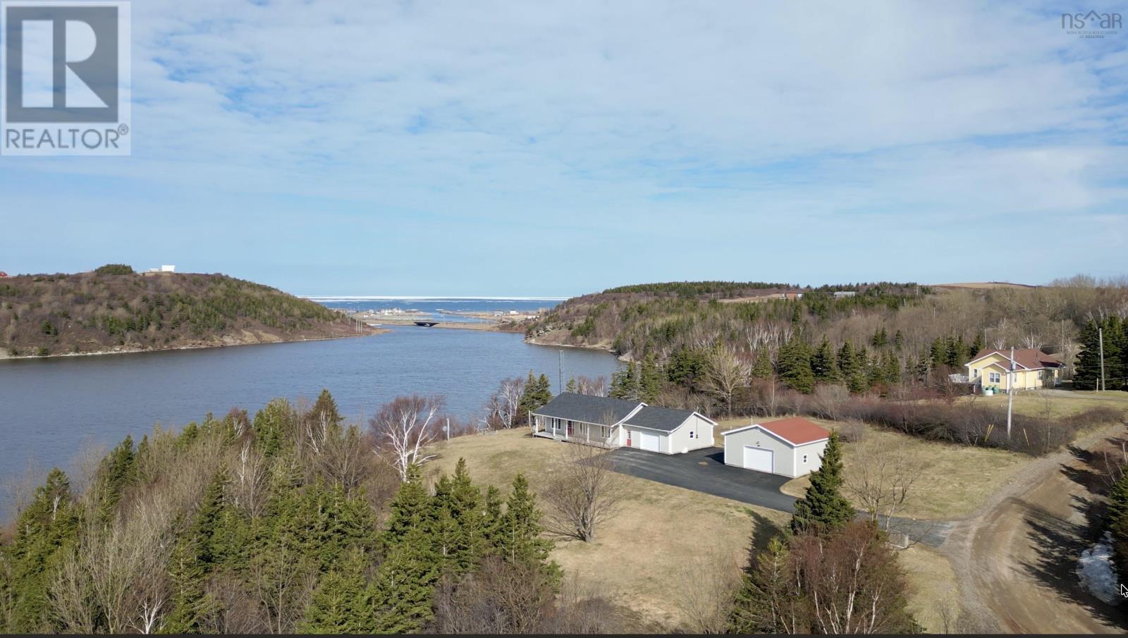1279 Macgarry Road, Grand Étang, Nova Scotia  B0E 1L0 - Photo 4 - 202603448