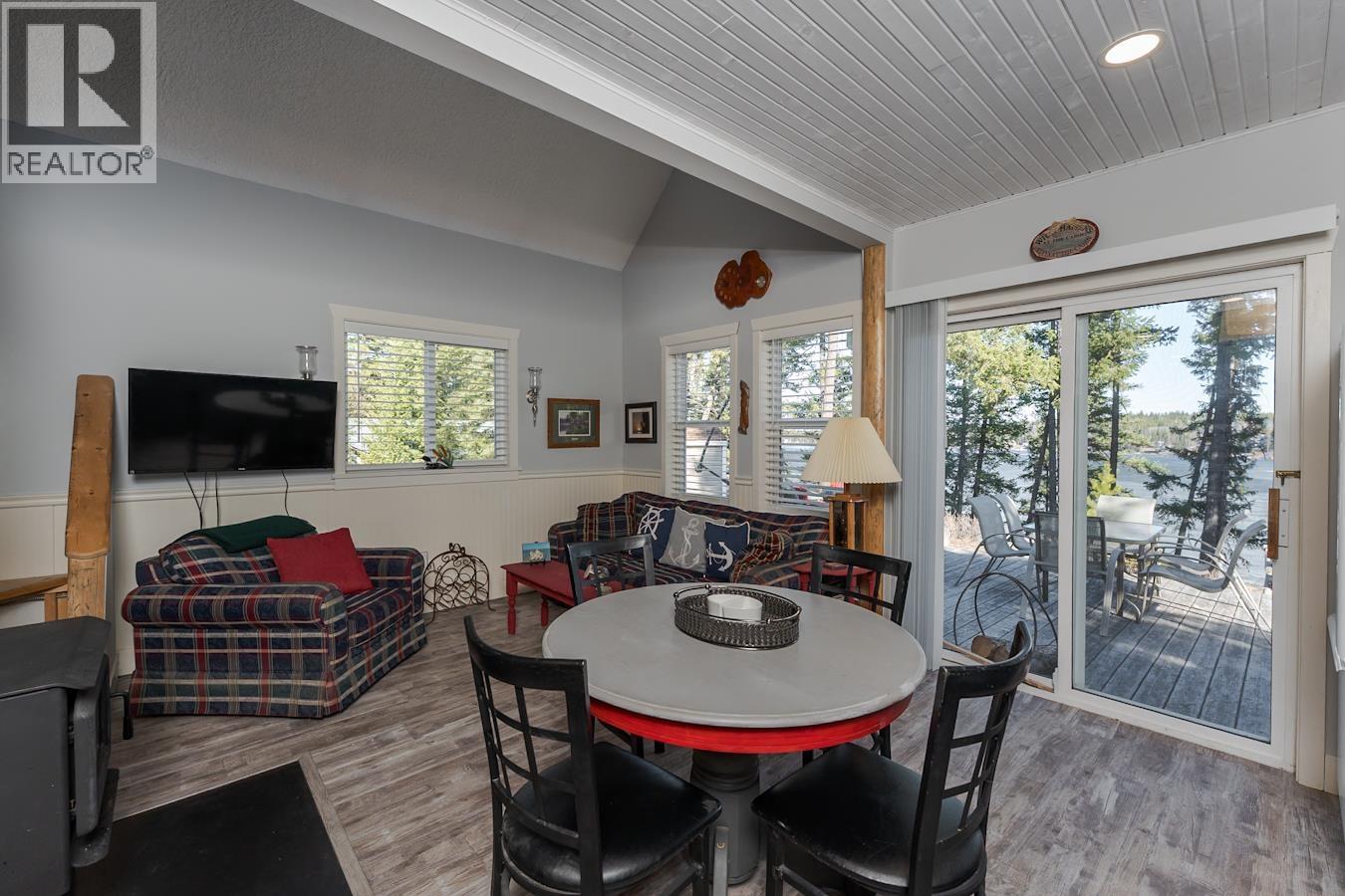 49500 Lloyd Drive, Cluculz Lake, British Columbia  V0J 3A3 - Photo 10 - R3115735