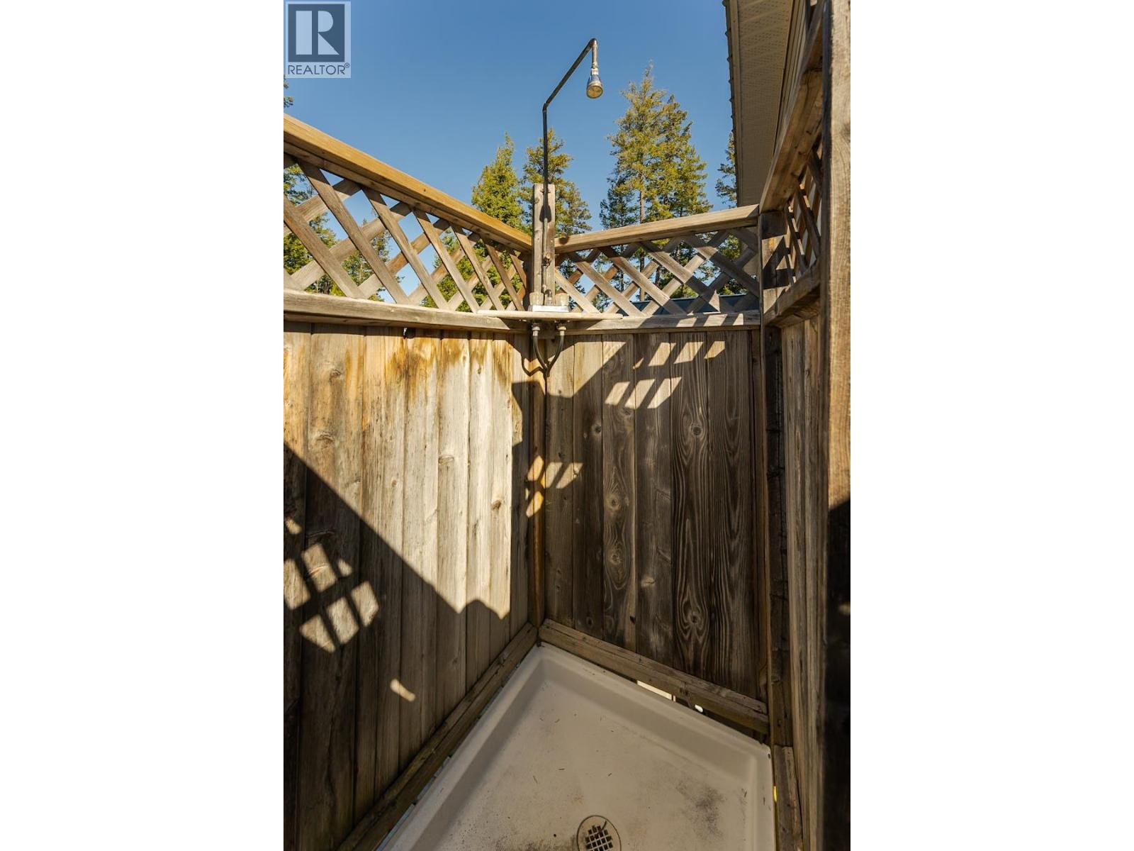 49500 Lloyd Drive, Cluculz Lake, British Columbia  V0J 3A3 - Photo 29 - R3115735