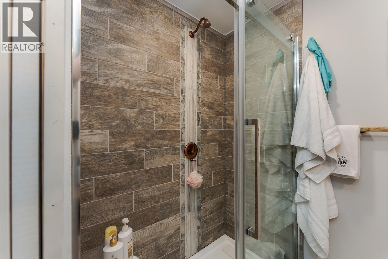 49500 Lloyd Drive, Cluculz Lake, British Columbia  V0J 3A3 - Photo 16 - R3115735