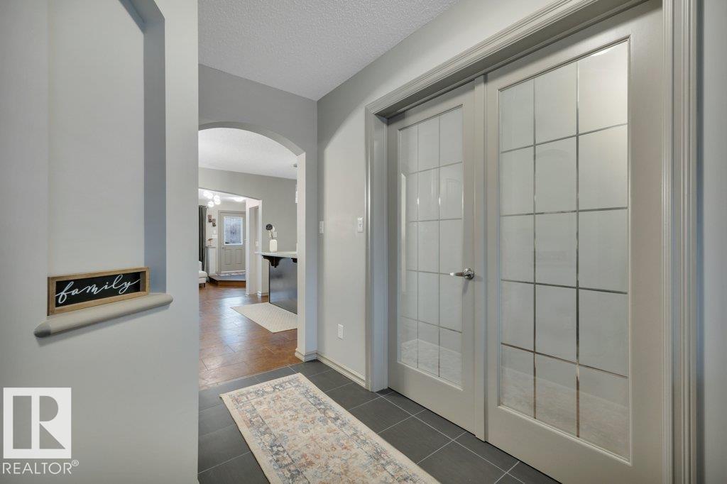 1611 63 St Sw, Edmonton, Alberta  T6X 0S2 - Photo 5 - E4483789