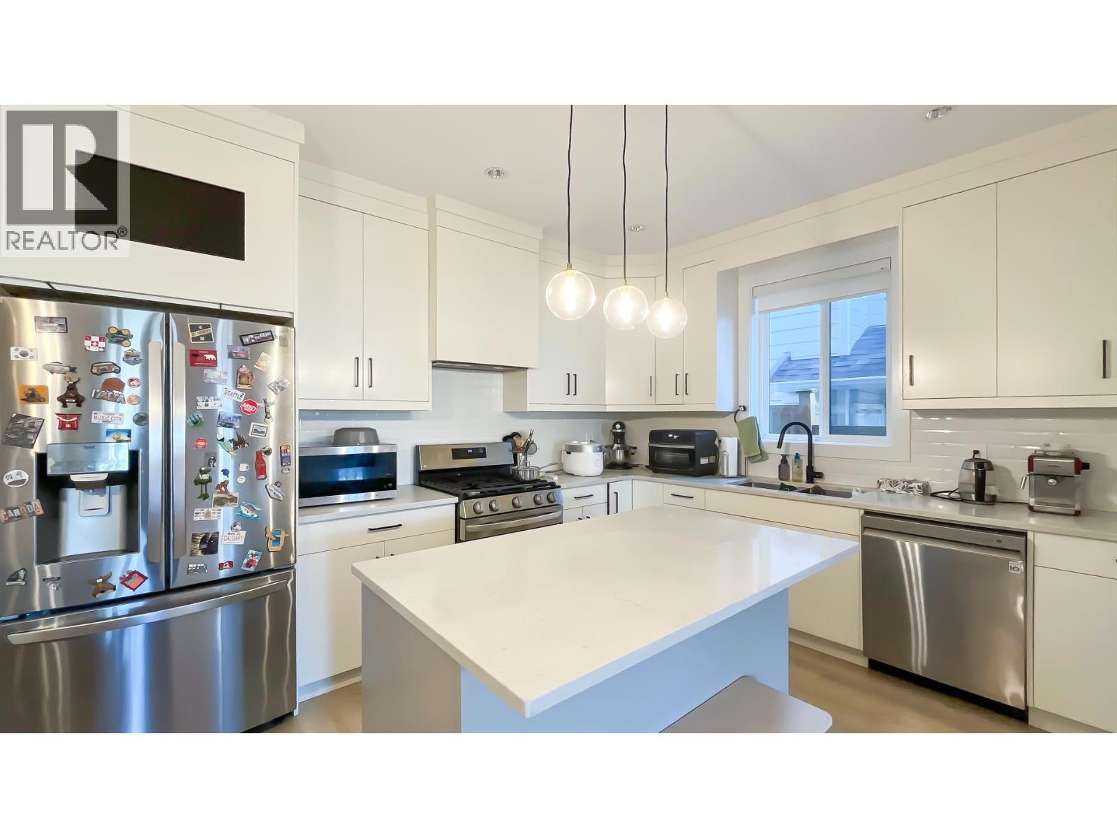 5086 Manor Street, Burnaby, British Columbia  V5G 1B5 - Photo 6 - R3115719