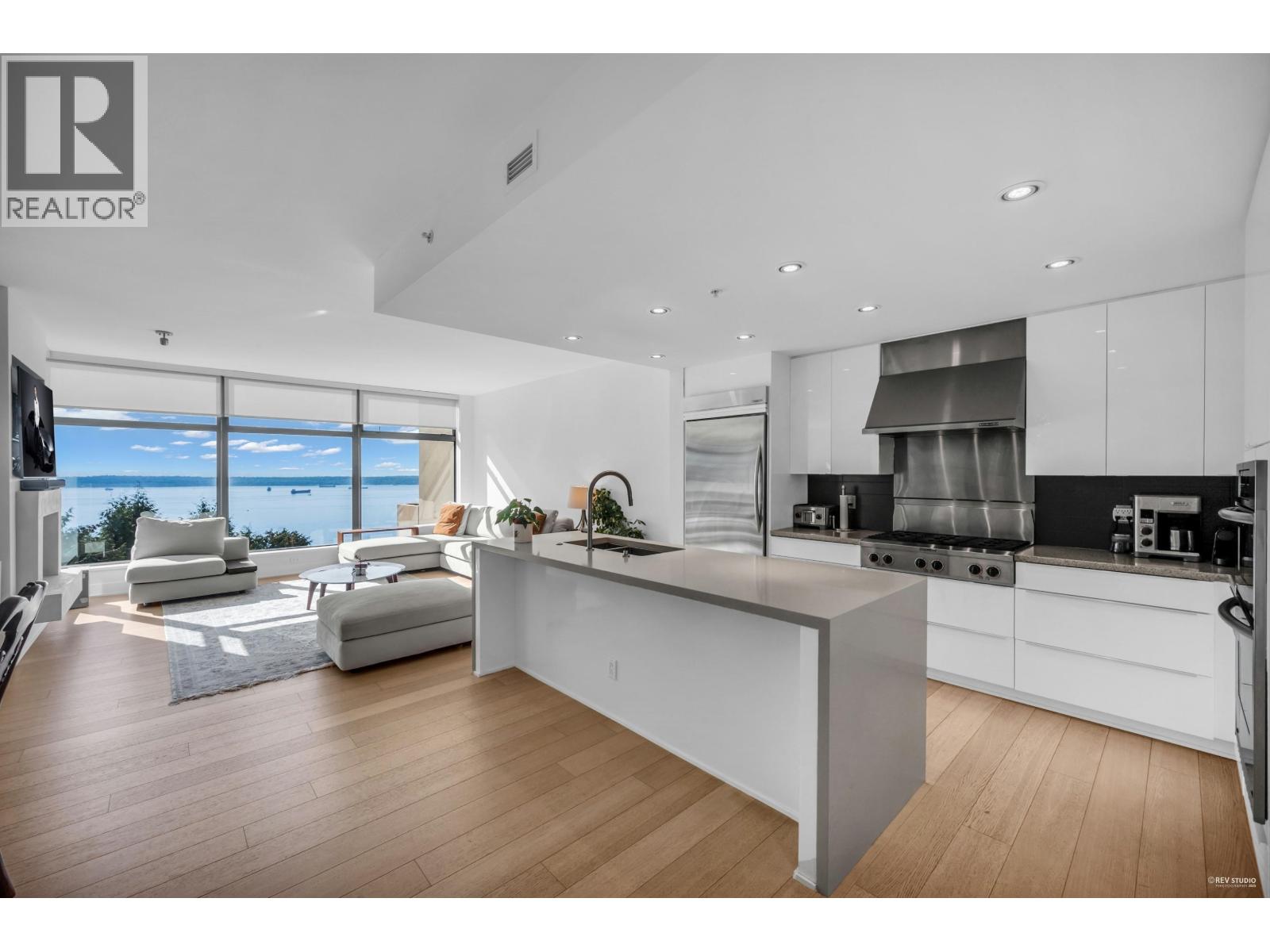 401 3315 Cypress Place, West Vancouver, British Columbia  V7S 3J7 - Photo 8 - R3115736