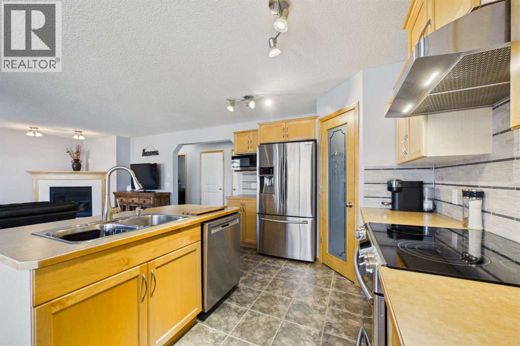 190 Brightonstone Bay Se, Calgary, Alberta  T2Z 4W4 - Photo 3 - A2301379