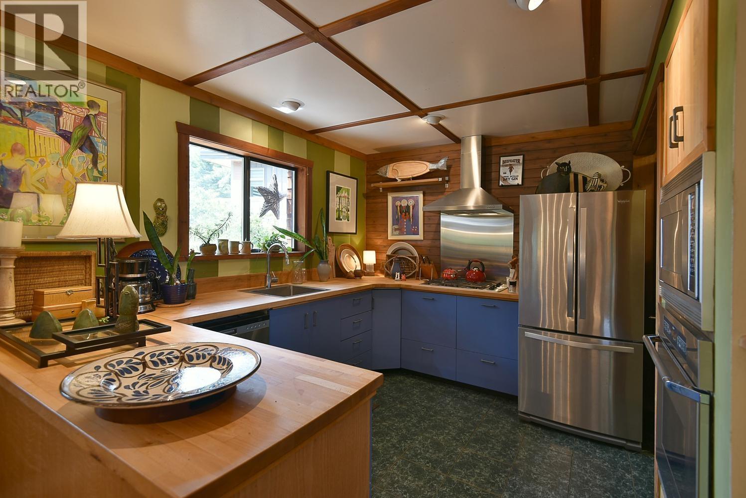 4865 Bowsprit Drive, Madeira Park, British Columbia  V0N 2H1 - Photo 13 - R3115725