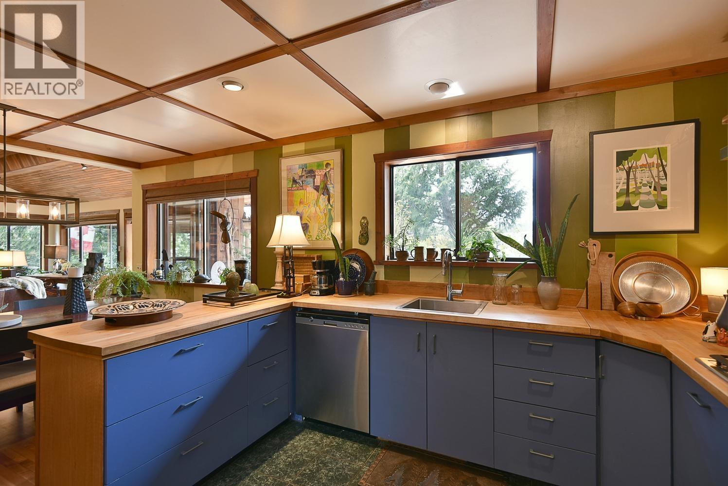 4865 Bowsprit Drive, Madeira Park, British Columbia  V0N 2H1 - Photo 14 - R3115725