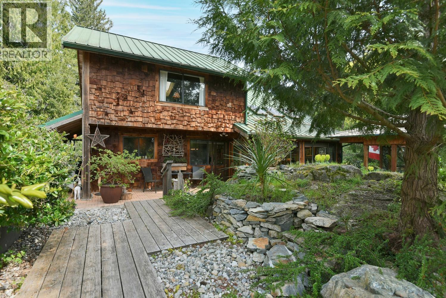 4865 Bowsprit Drive, Madeira Park, British Columbia  V0N 2H1 - Photo 2 - R3115725