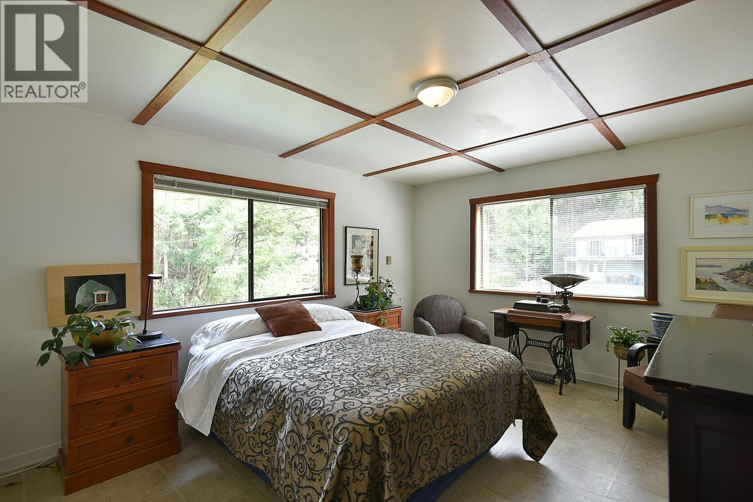 4865 Bowsprit Drive, Madeira Park, British Columbia  V0N 2H1 - Photo 24 - R3115725