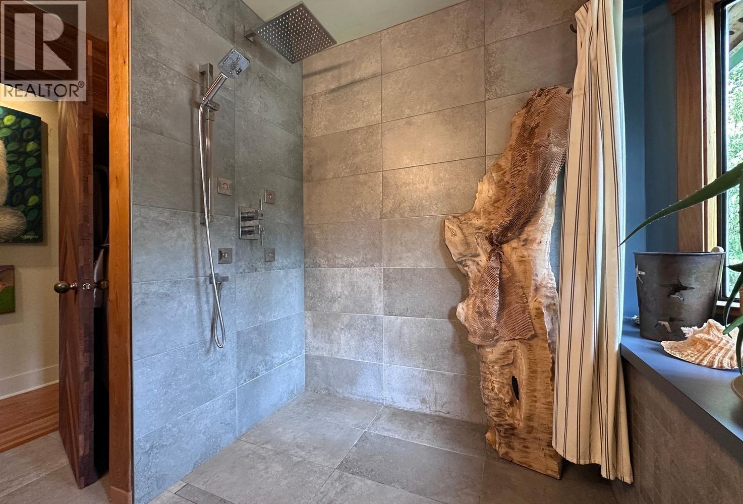 4865 Bowsprit Drive, Madeira Park, British Columbia  V0N 2H1 - Photo 26 - R3115725